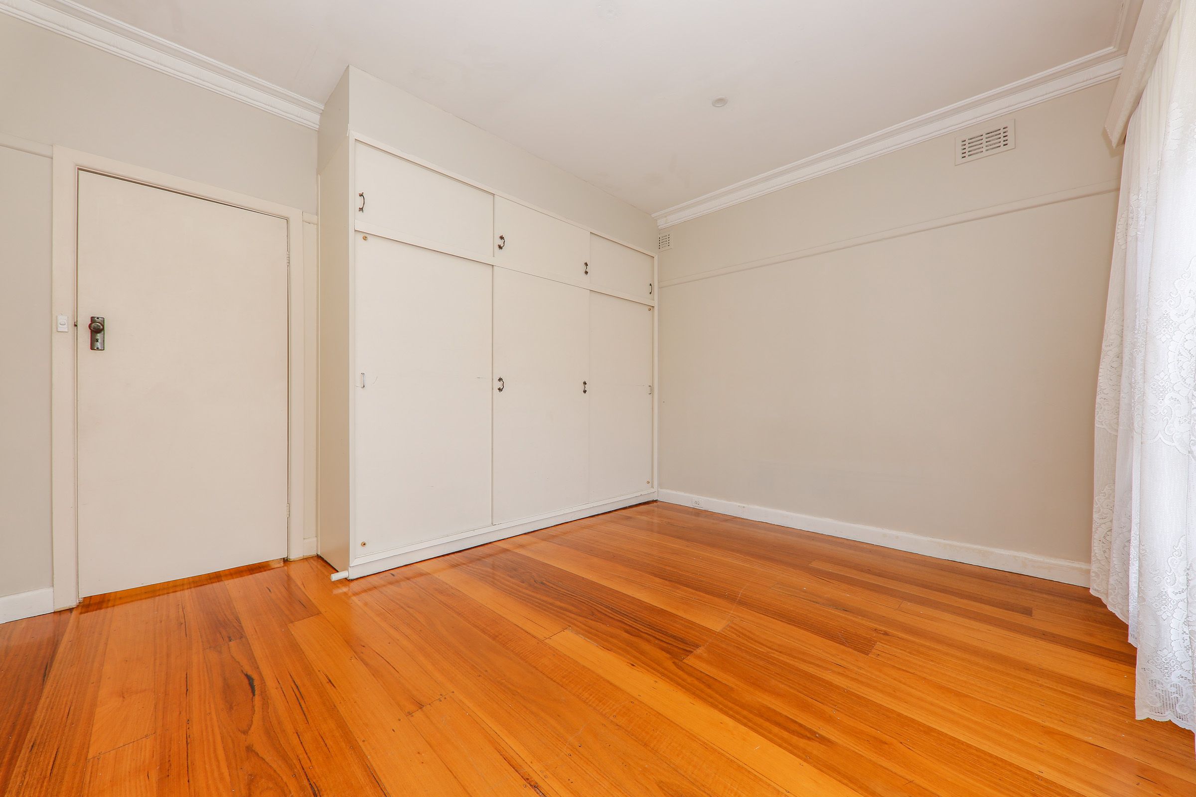 48 cumming Street — photo 5 of 10