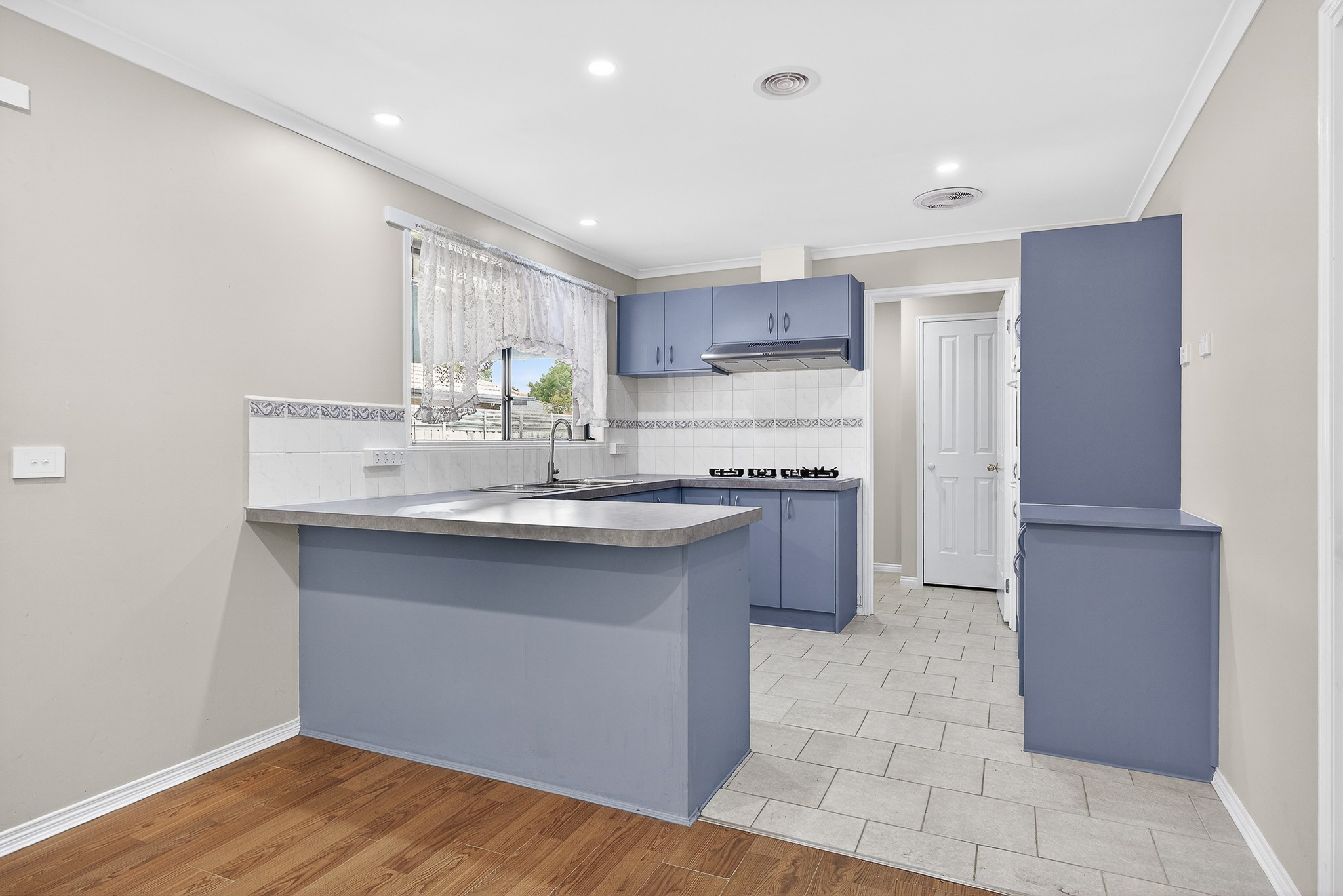 10 Cornwell Crescent, Cranbourne East, VIC 3977