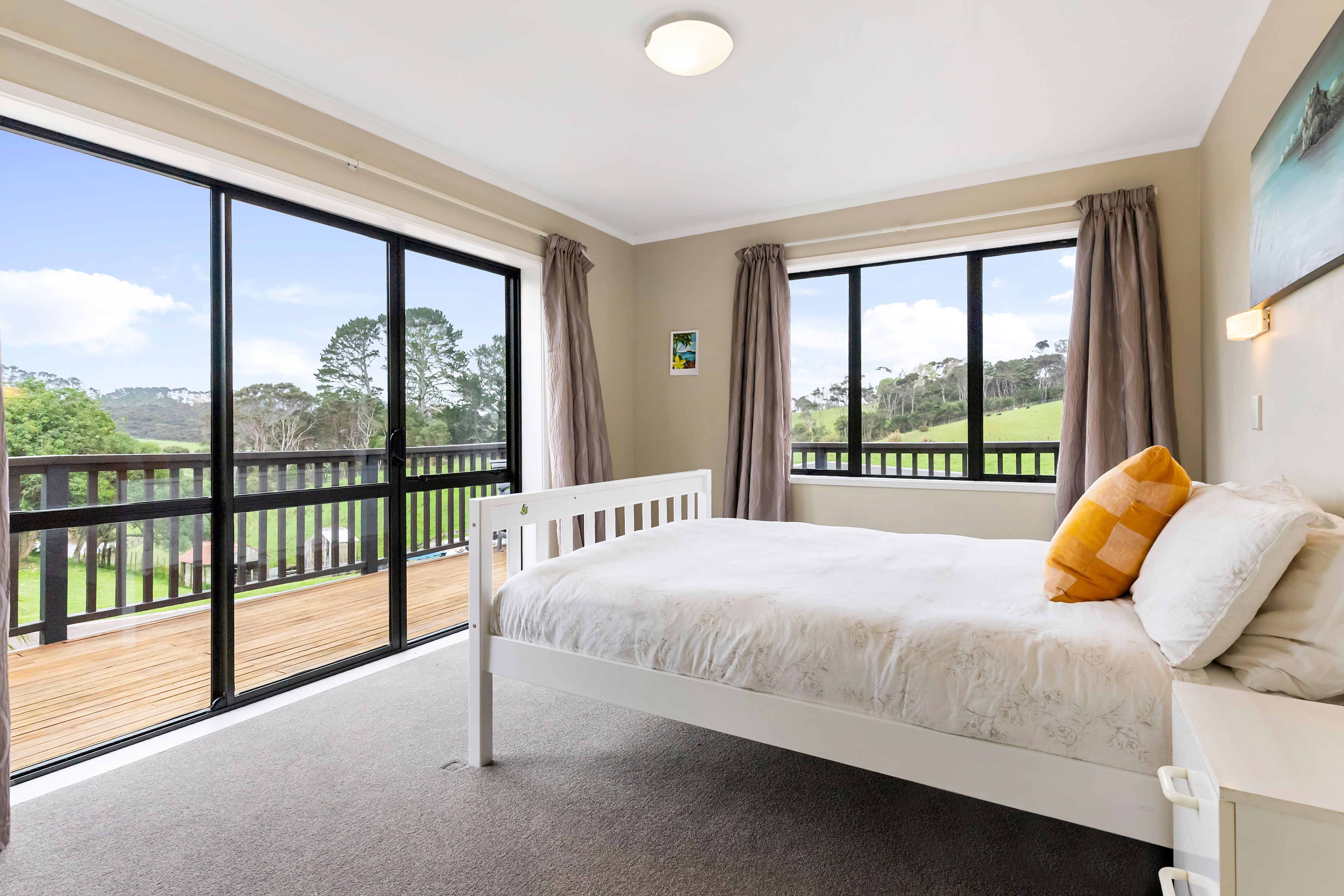 197 Forest Hill Road, Waiatarua, Waitakere City