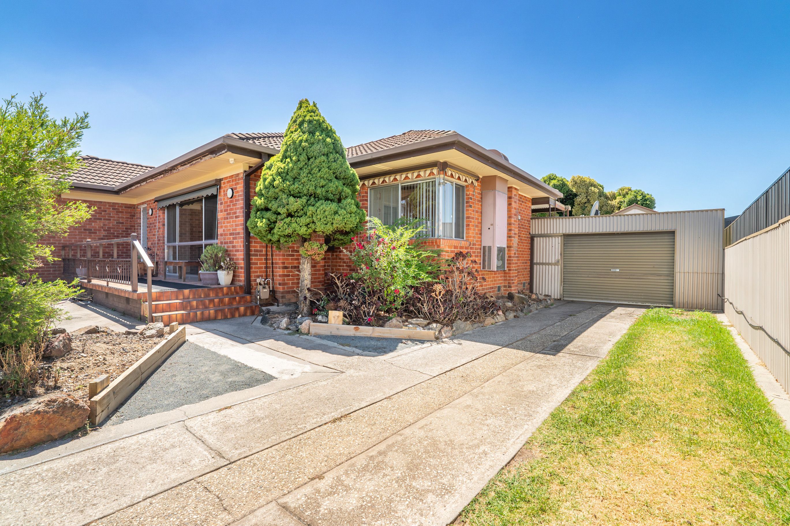 554 Kemp Street, Lavington NSW 2641
