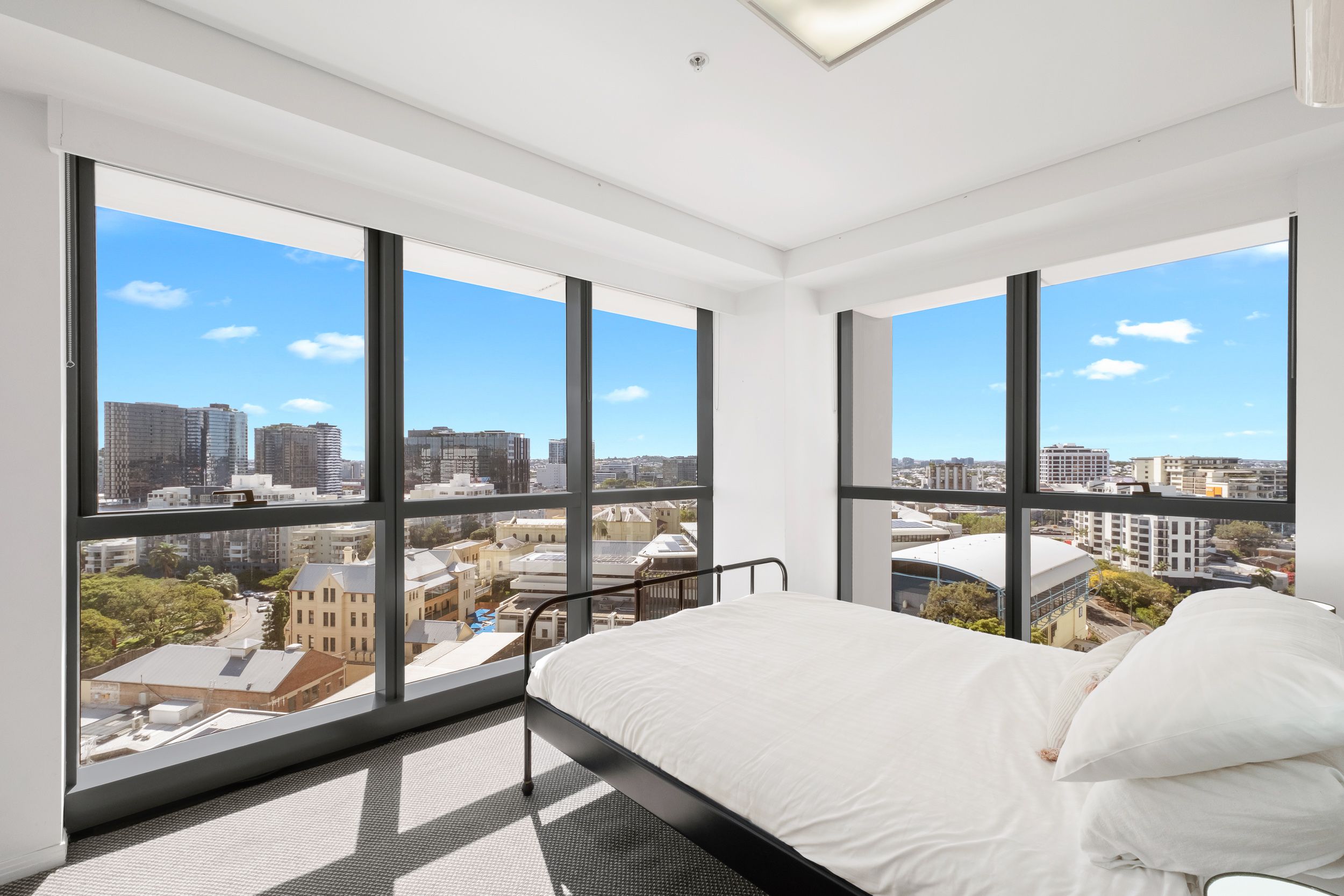 1506/501 Adelaide Street — photo 7 of 16