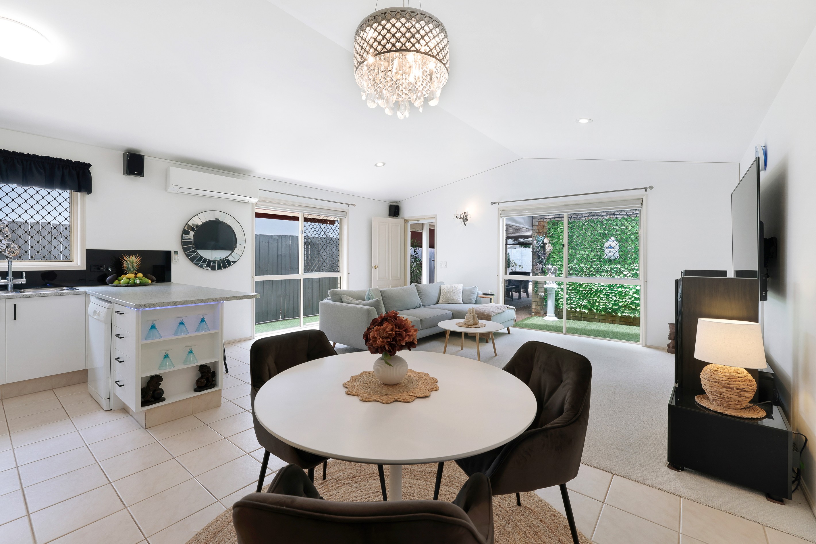 1/65 Errol Avenue, Paradise Point, QLD 4216