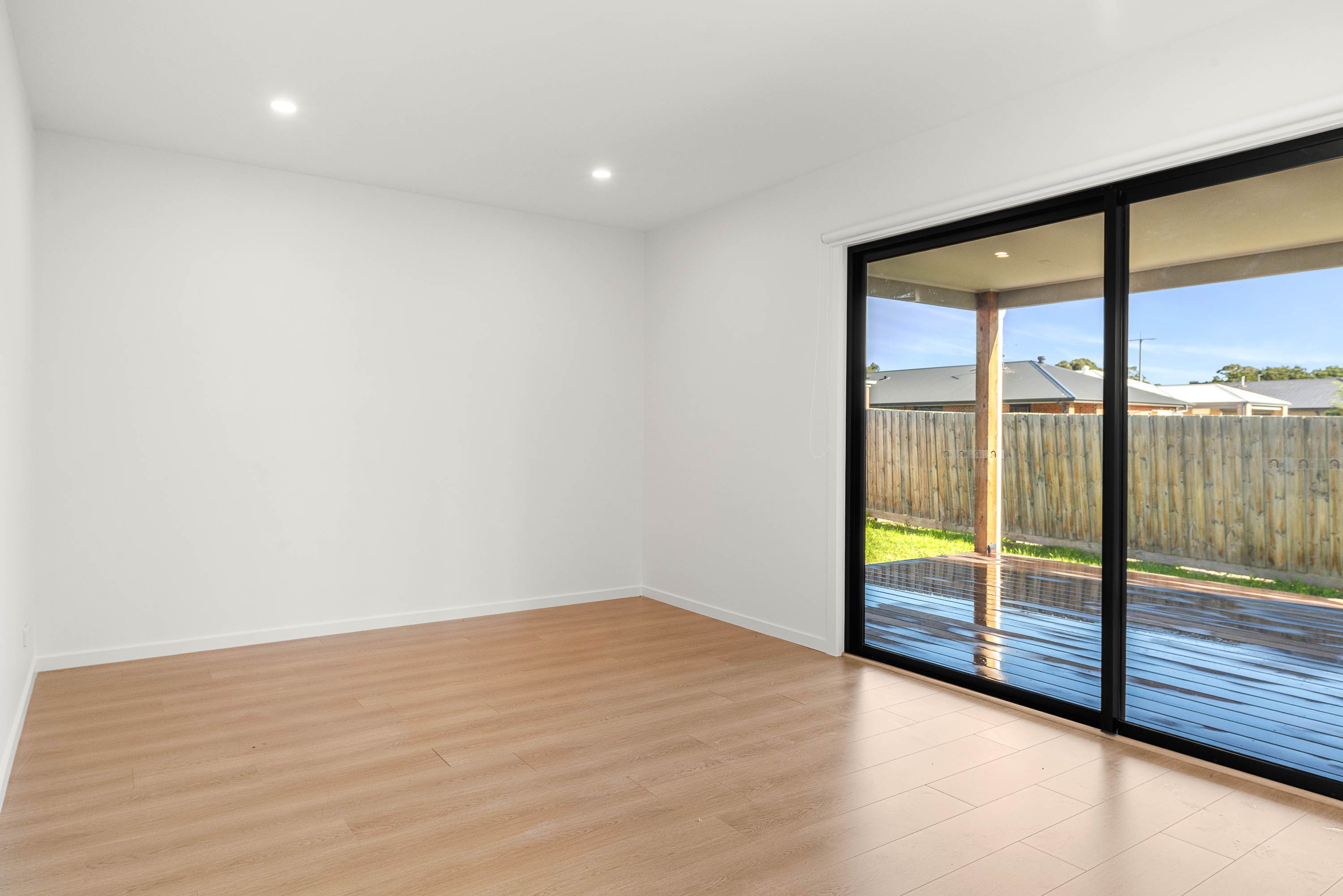 12 Tussock Way — photo 11 of 26