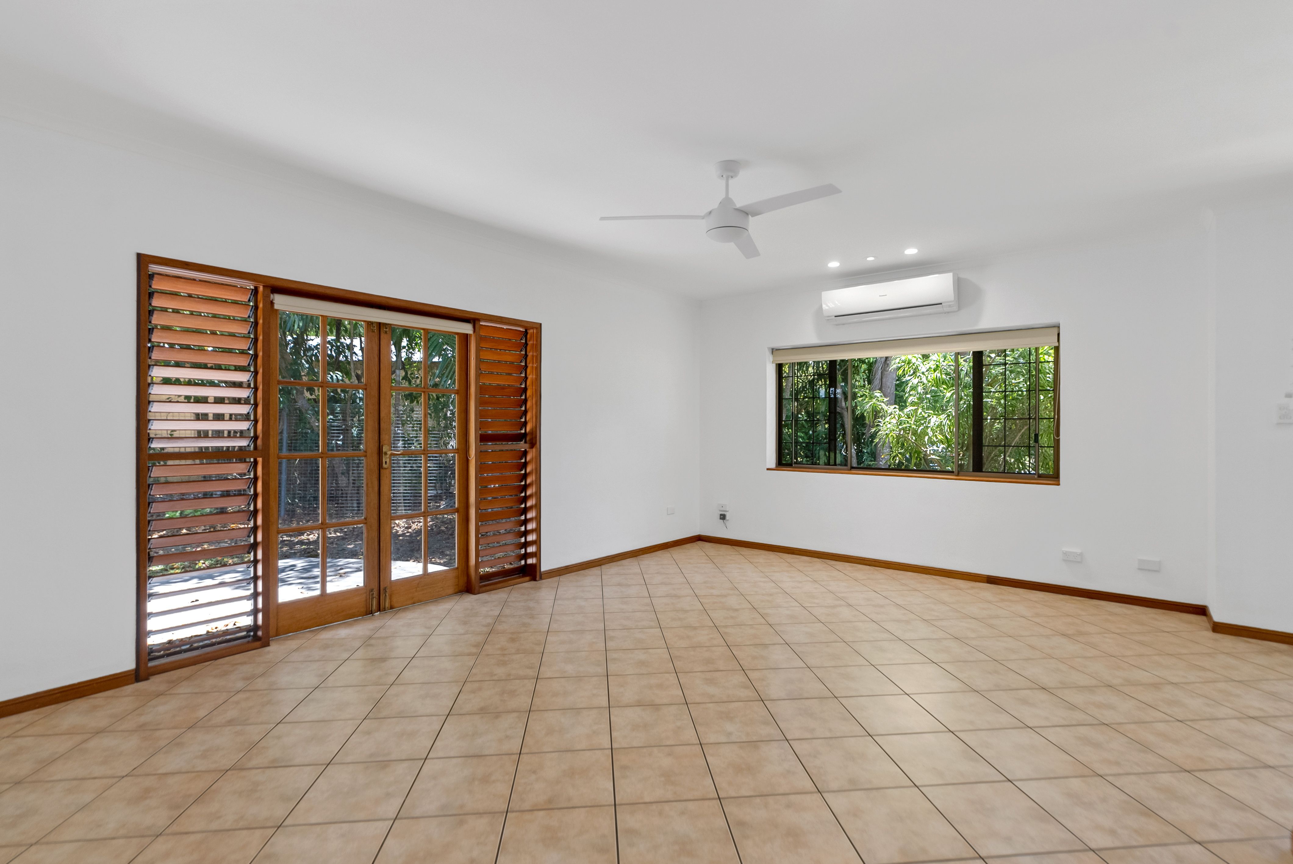 2/3 Agincourt Close, Clifton Beach, QLD 4879 House for Sale Ray