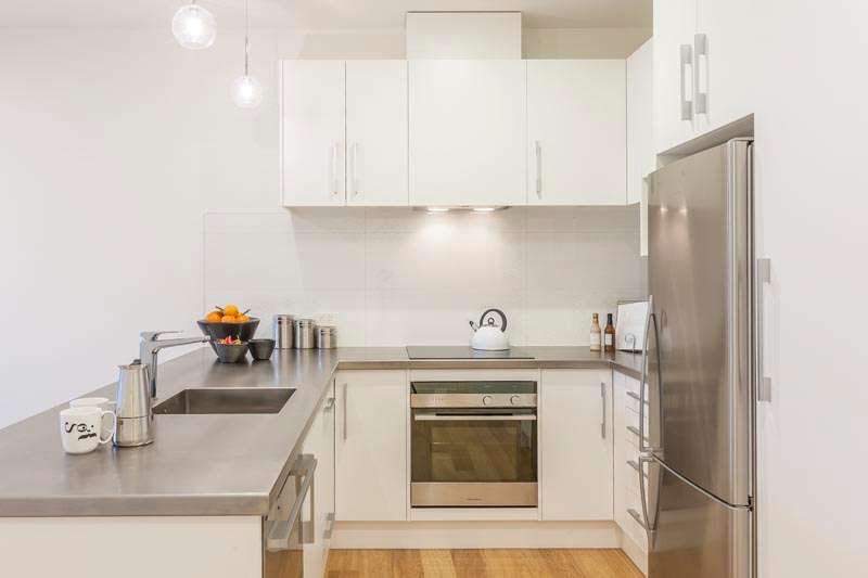 102/62 Surrey Crescent photo 2