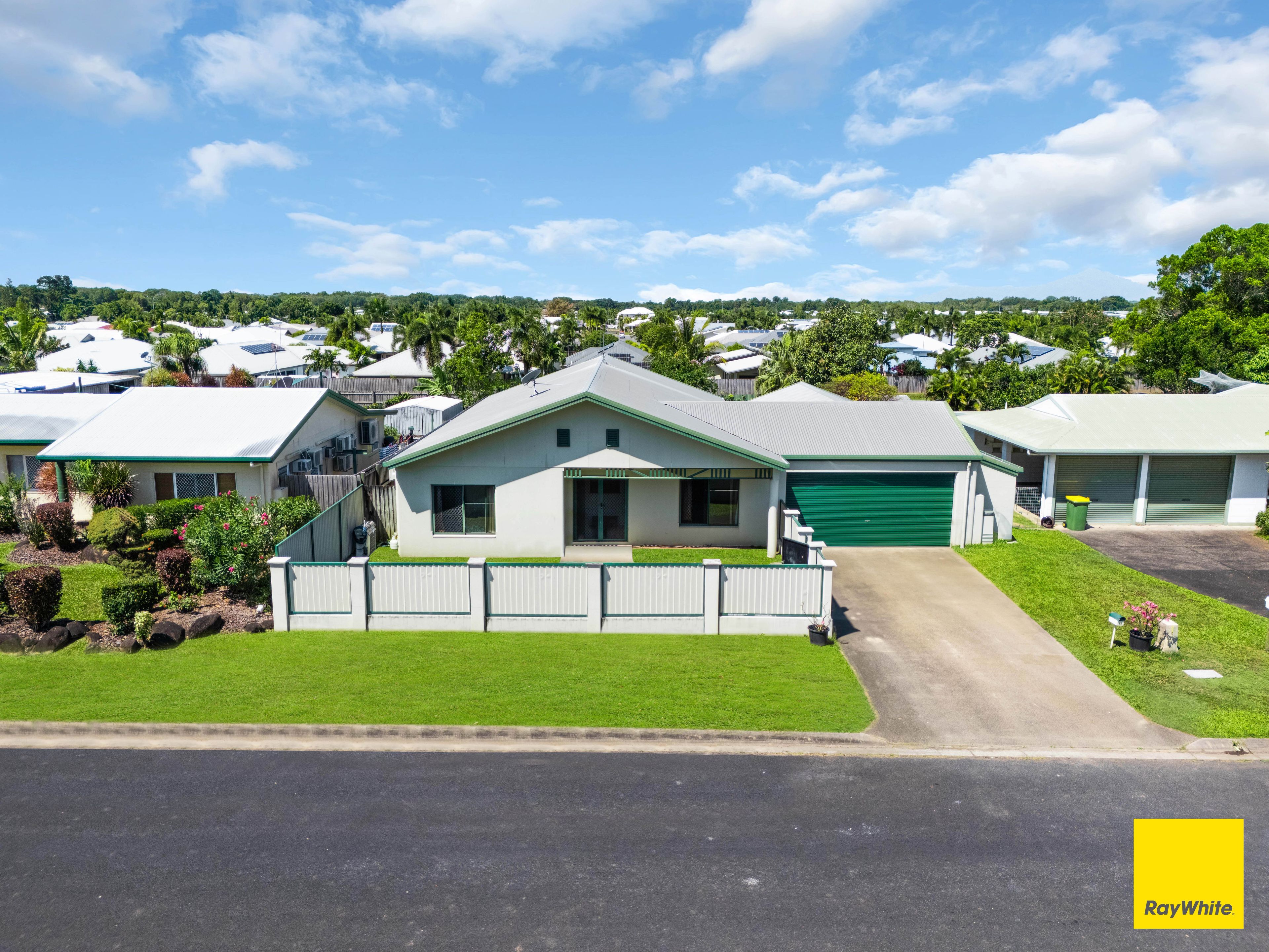 16 Lomond Street, Smithfield QLD 4878