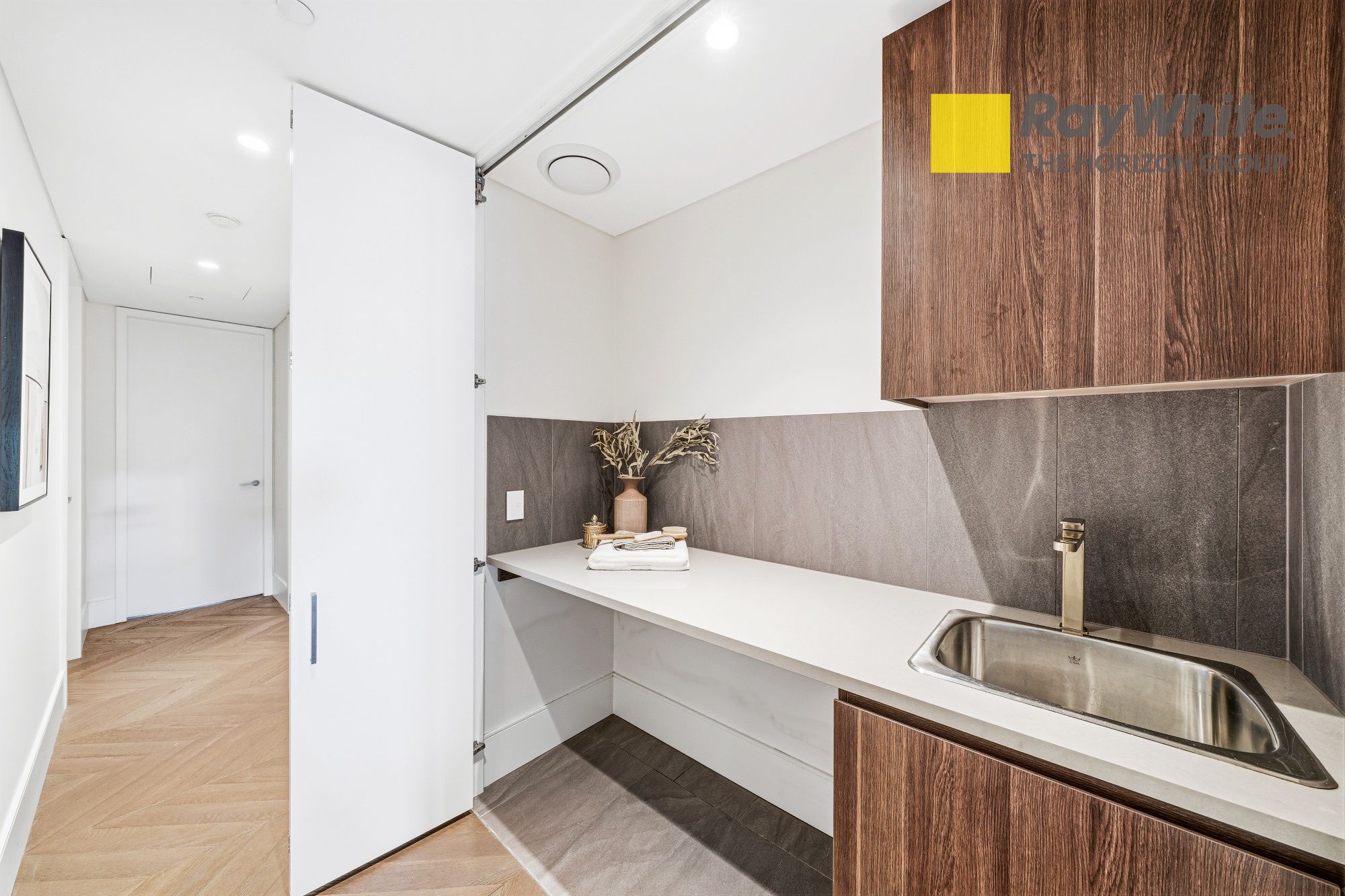1001/130 Elizabeth Street — photo 19 of 28