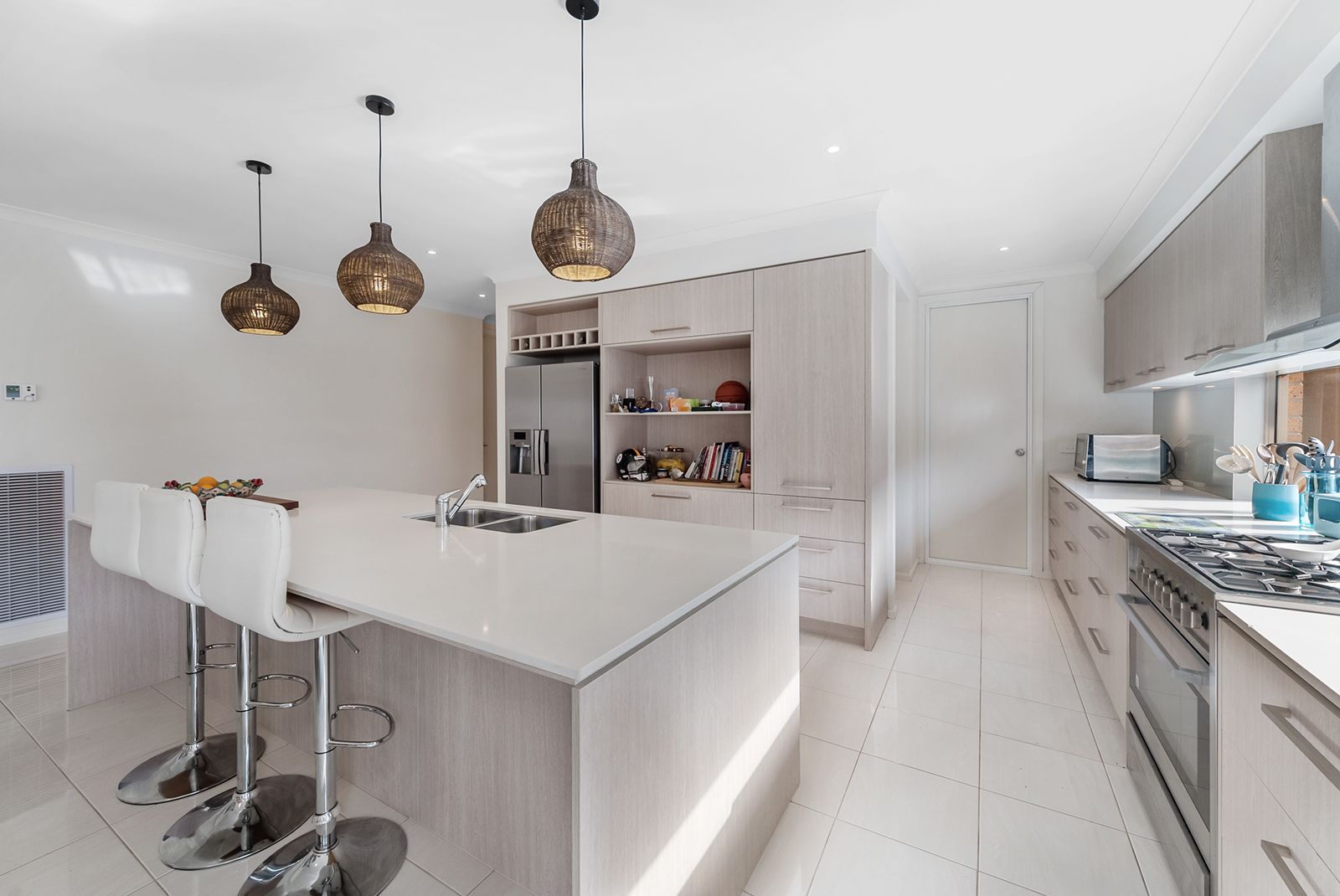 19 St Georges Boulevard, Mickleham, VIC 3064