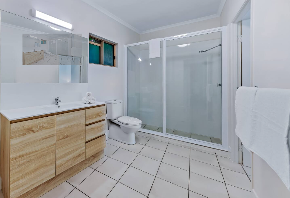 4/15 Hermitage Drive — photo 9 of 12