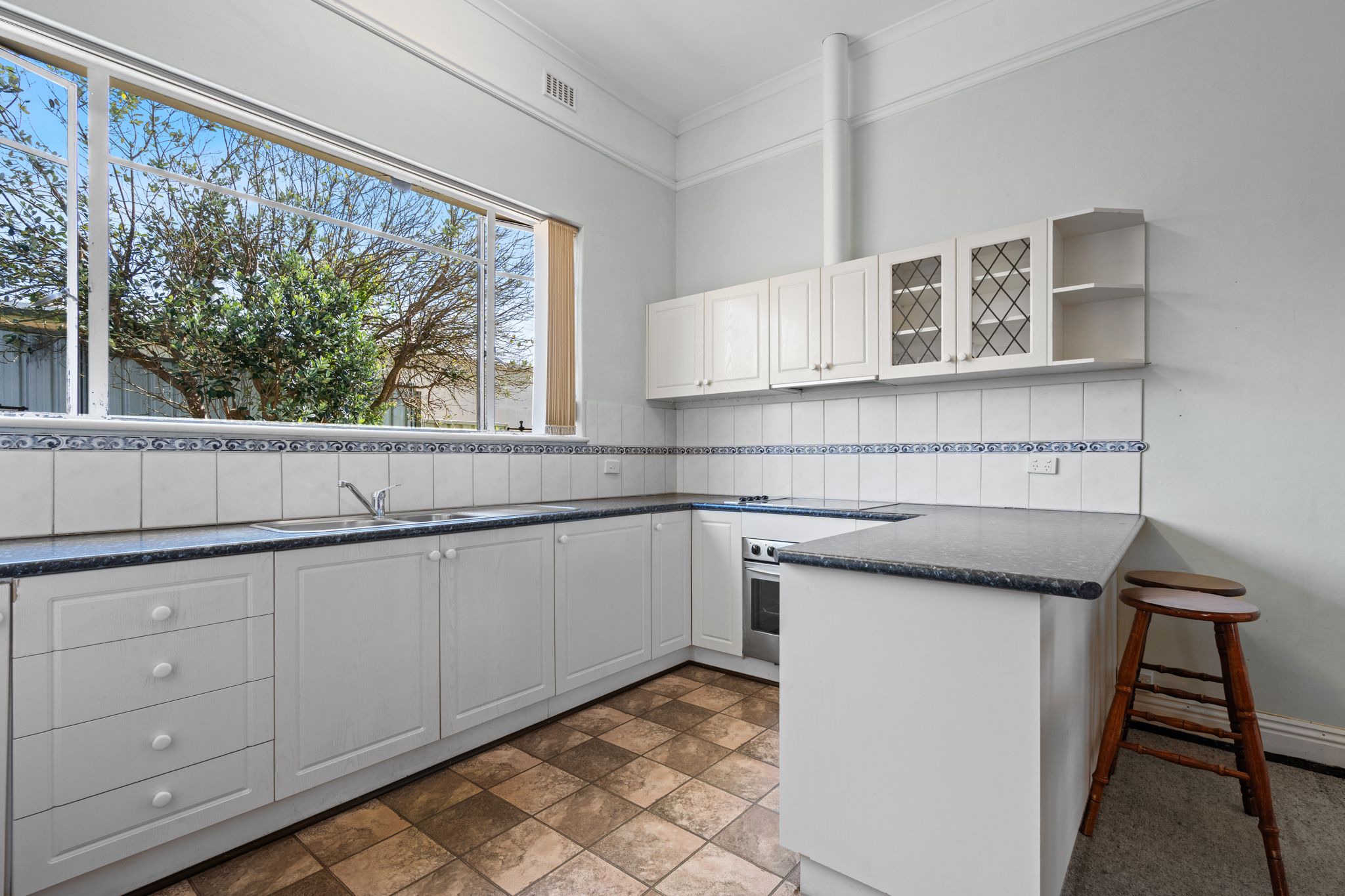 11 Amor Street — photo 6 of 30