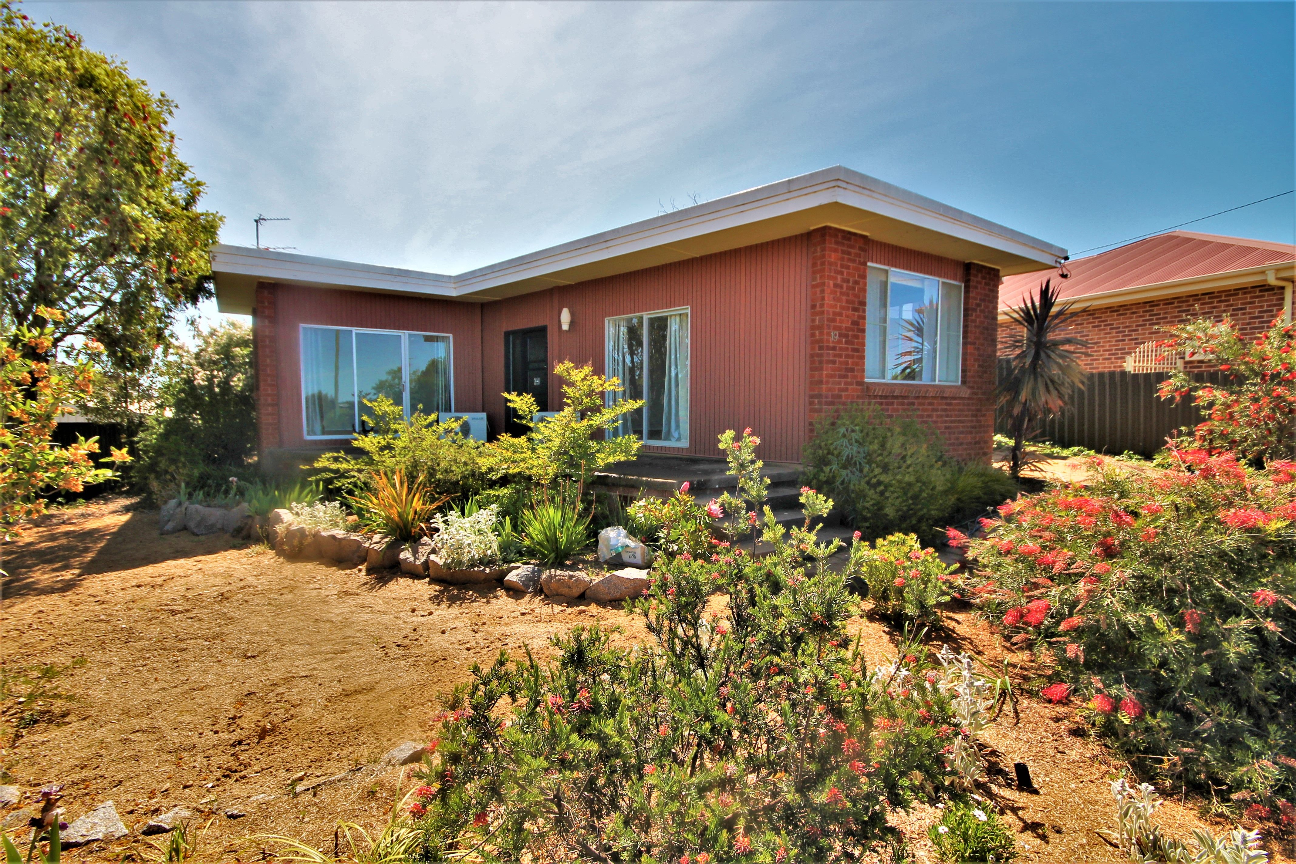 19 White Street, Young, NSW 2594