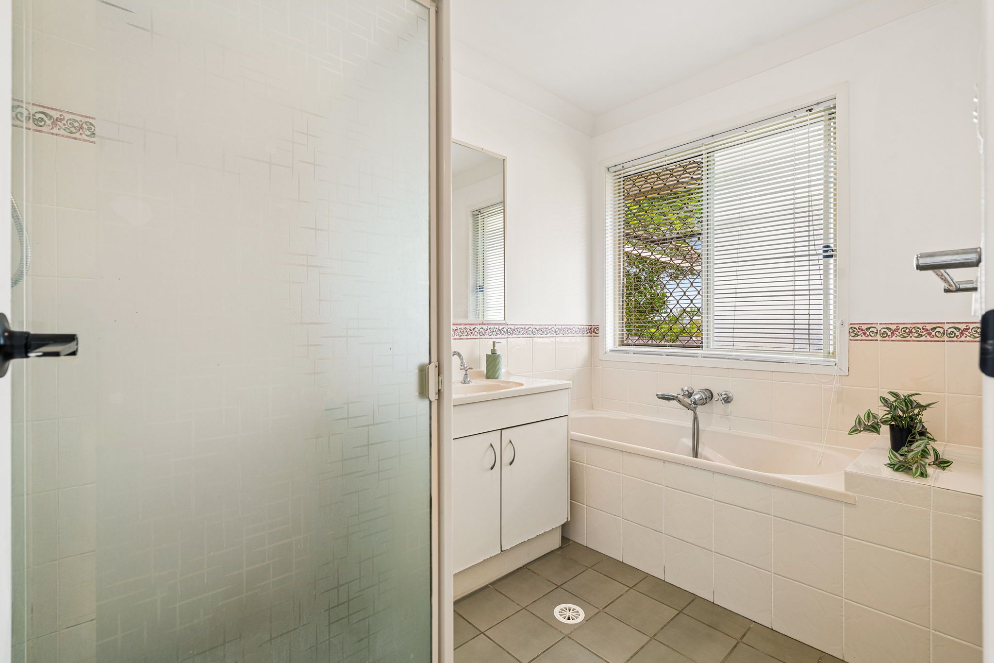 9 Ainslie Street — photo 15 of 22