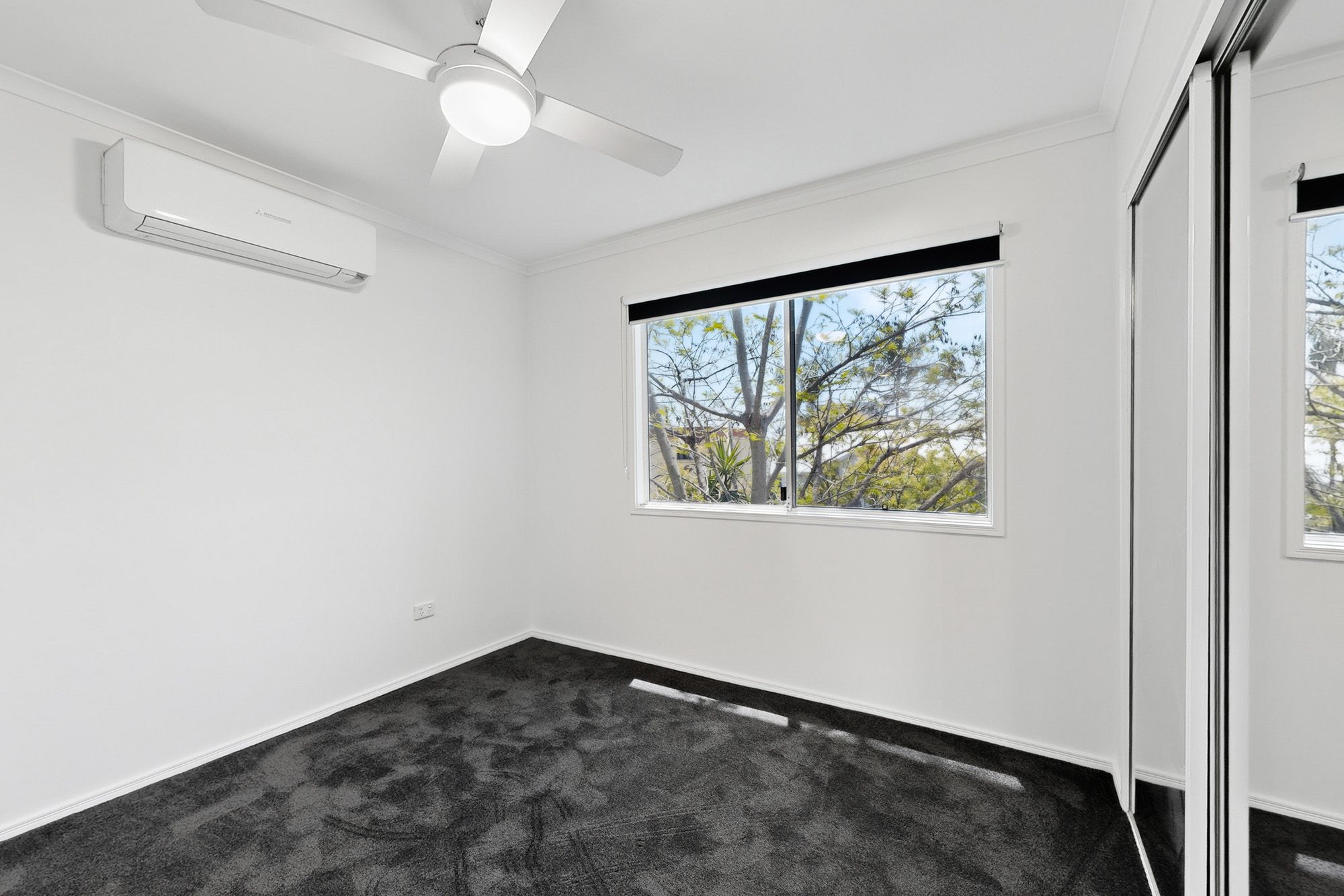 4/27 Norman Drive — photo 13 of 17