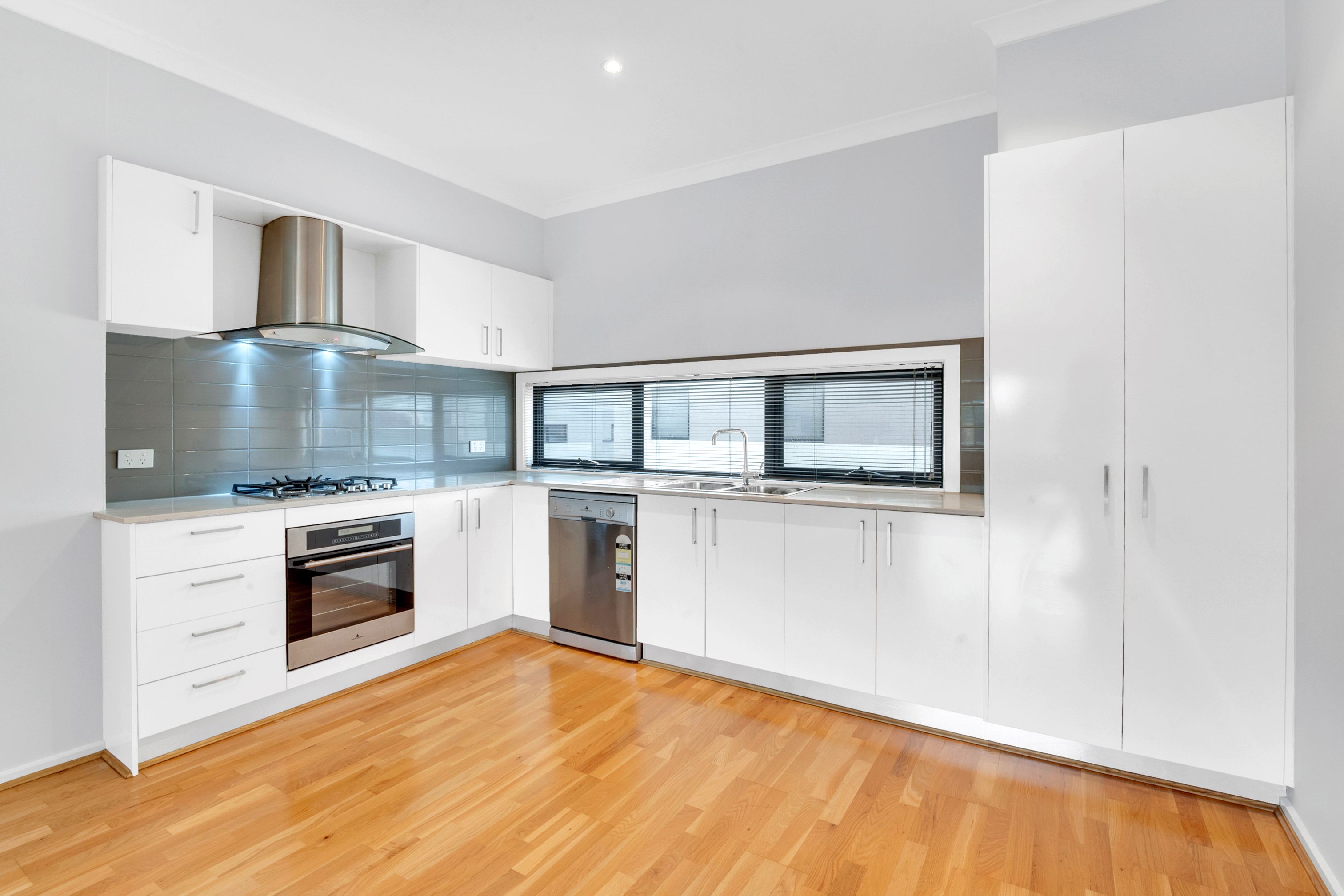 8 Moresby Court, Craigieburn VIC 3064