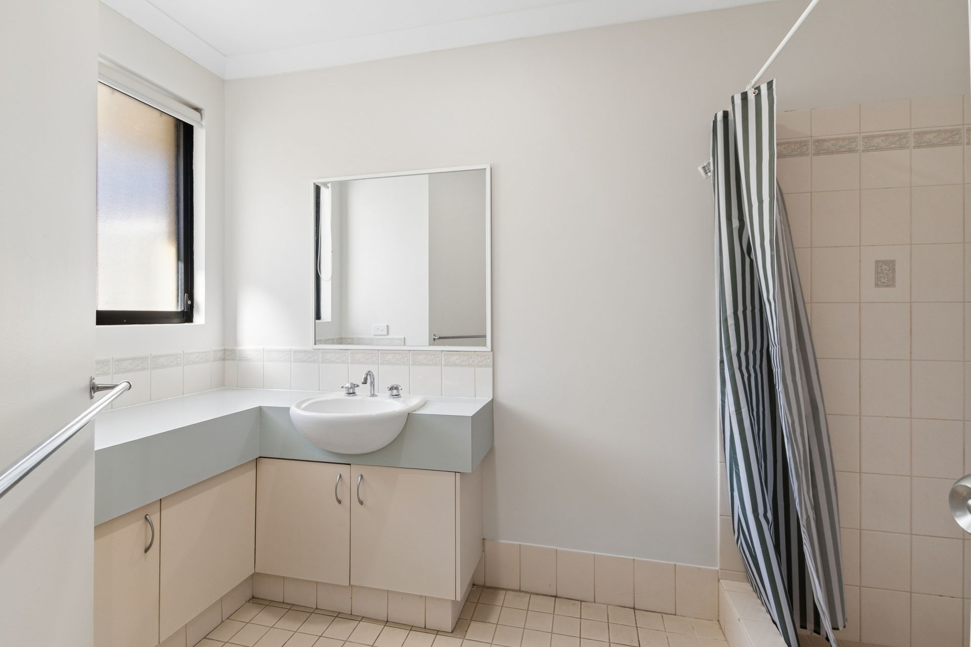31/11 Elvire Street — photo 10 of 17