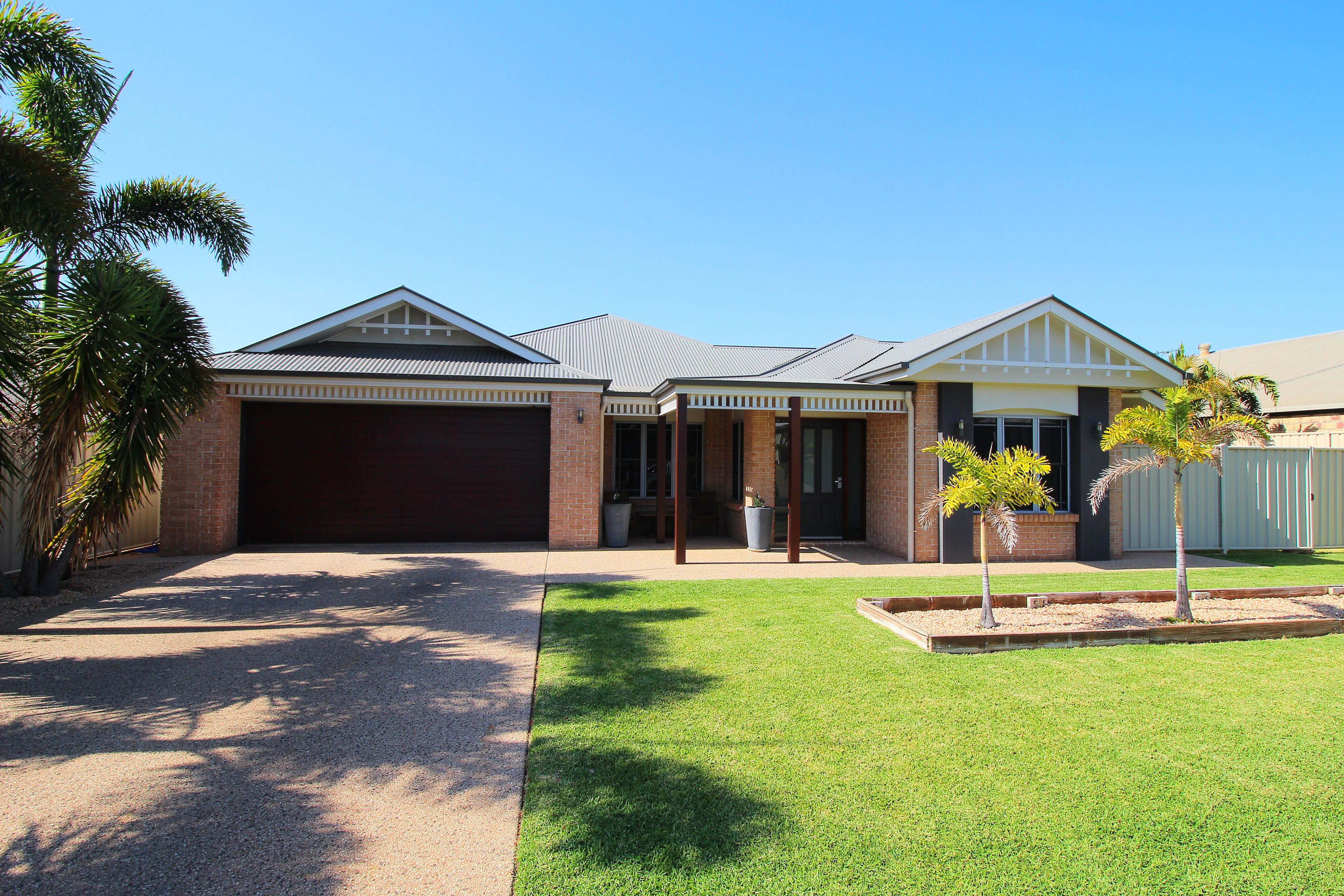 8 Morgan Place, Emerald QLD 4720