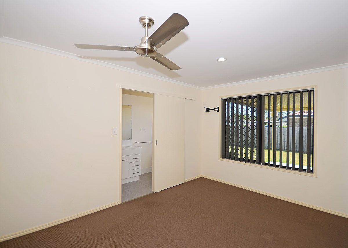 8 Zircon Street — photo 12 of 21