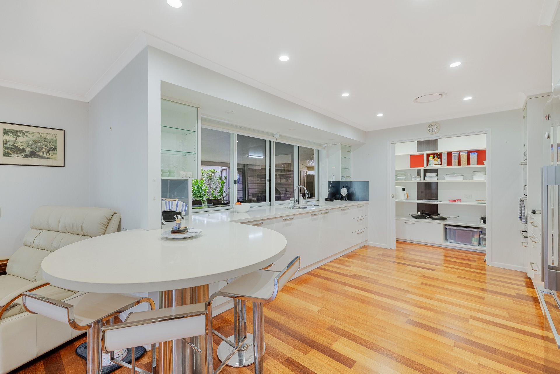 49 Cumberland Way — photo 5 of 15