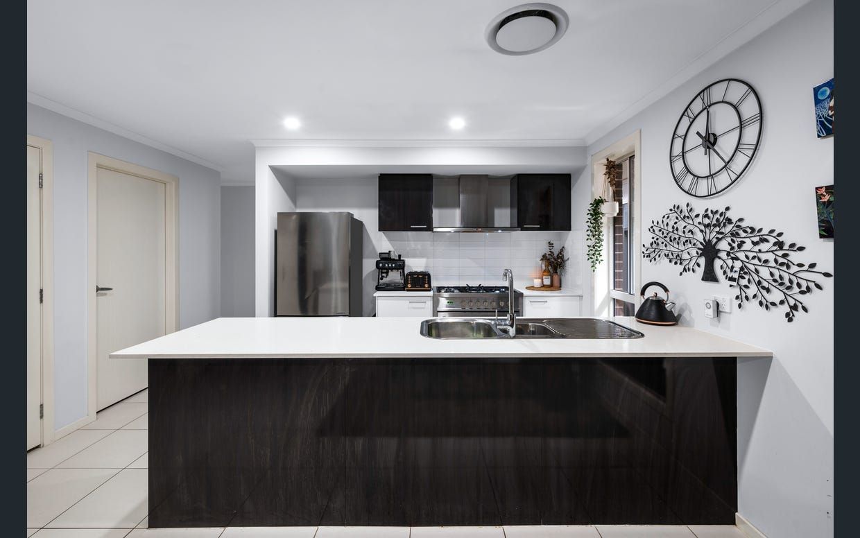 6 Reynolds Street — photo 3 of 13