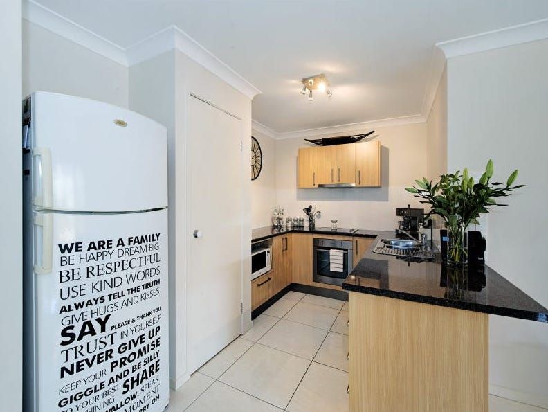 2/60 Aldgate Crescent, Pacific Pines, QLD 4211