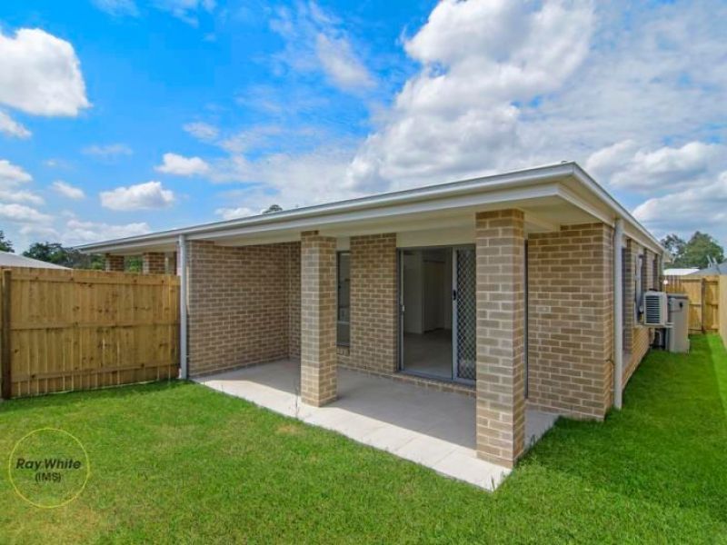 1/8 Foster Circuit, Hillcrest, QLD 4118