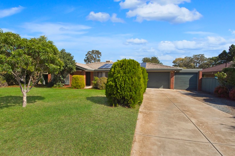 27 Wanbi Court, Craigmore, SA 5114