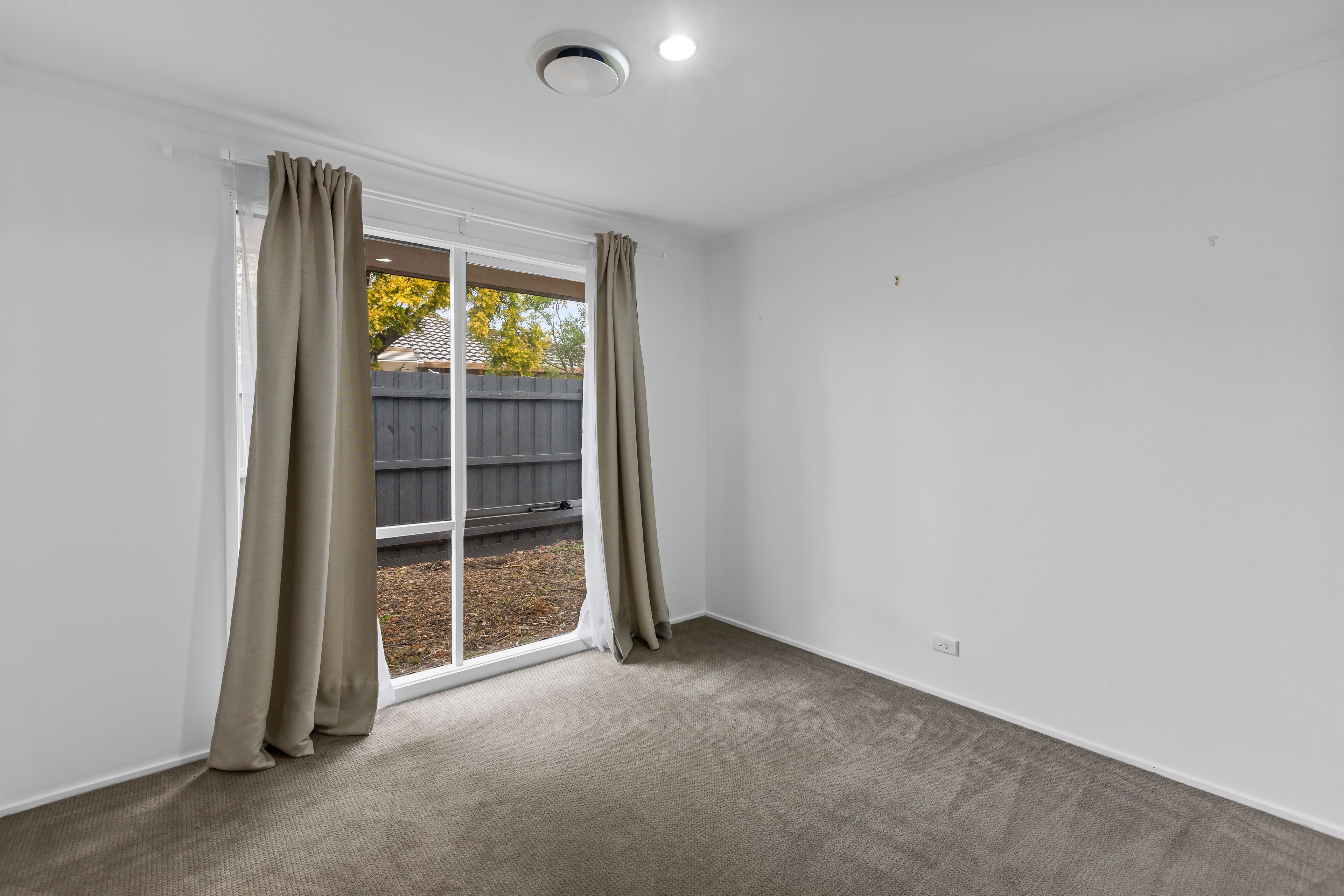 4 Kintyre Court — photo 7 of 11
