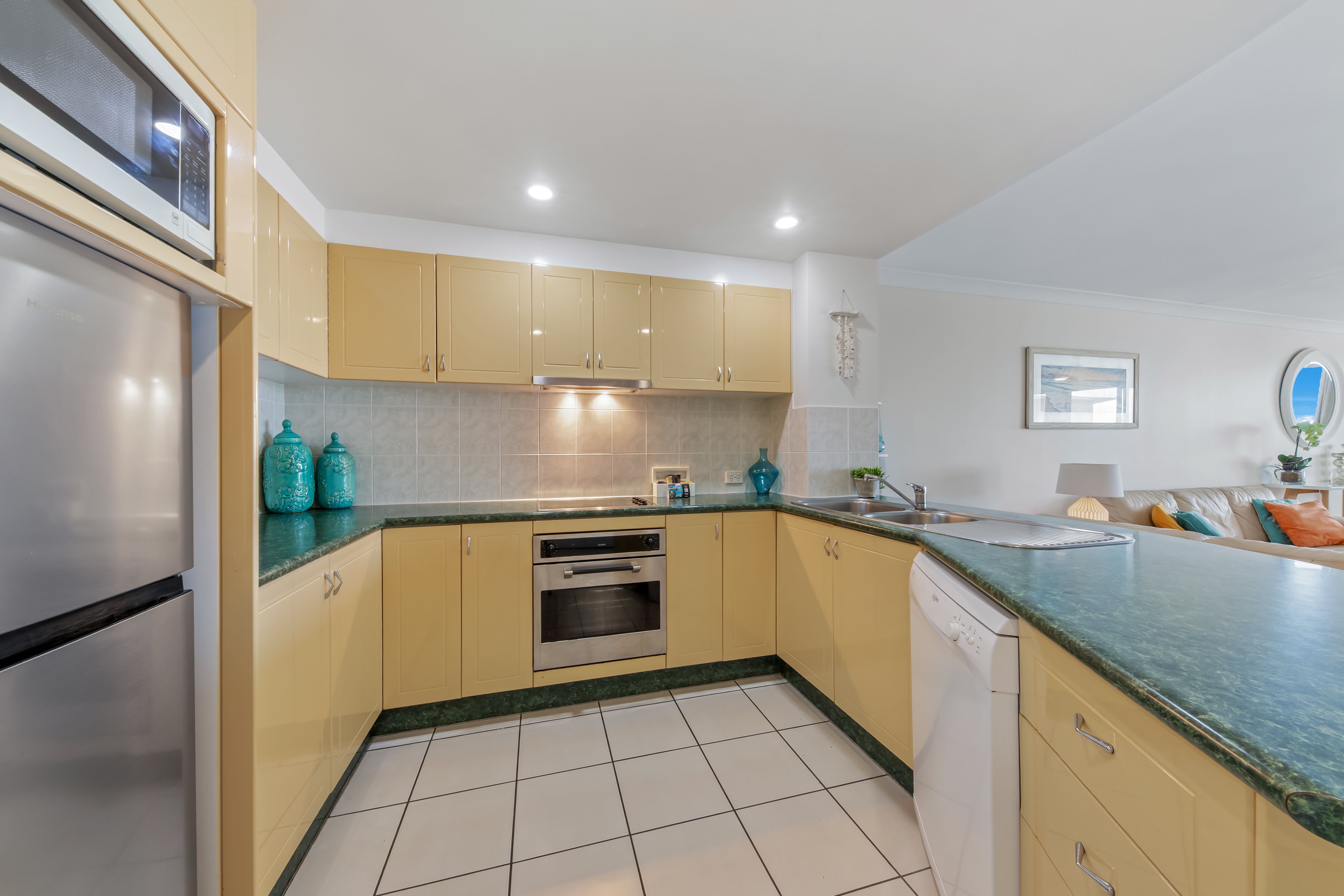 23/4 Golden Orchid Drive — photo 8 of 26