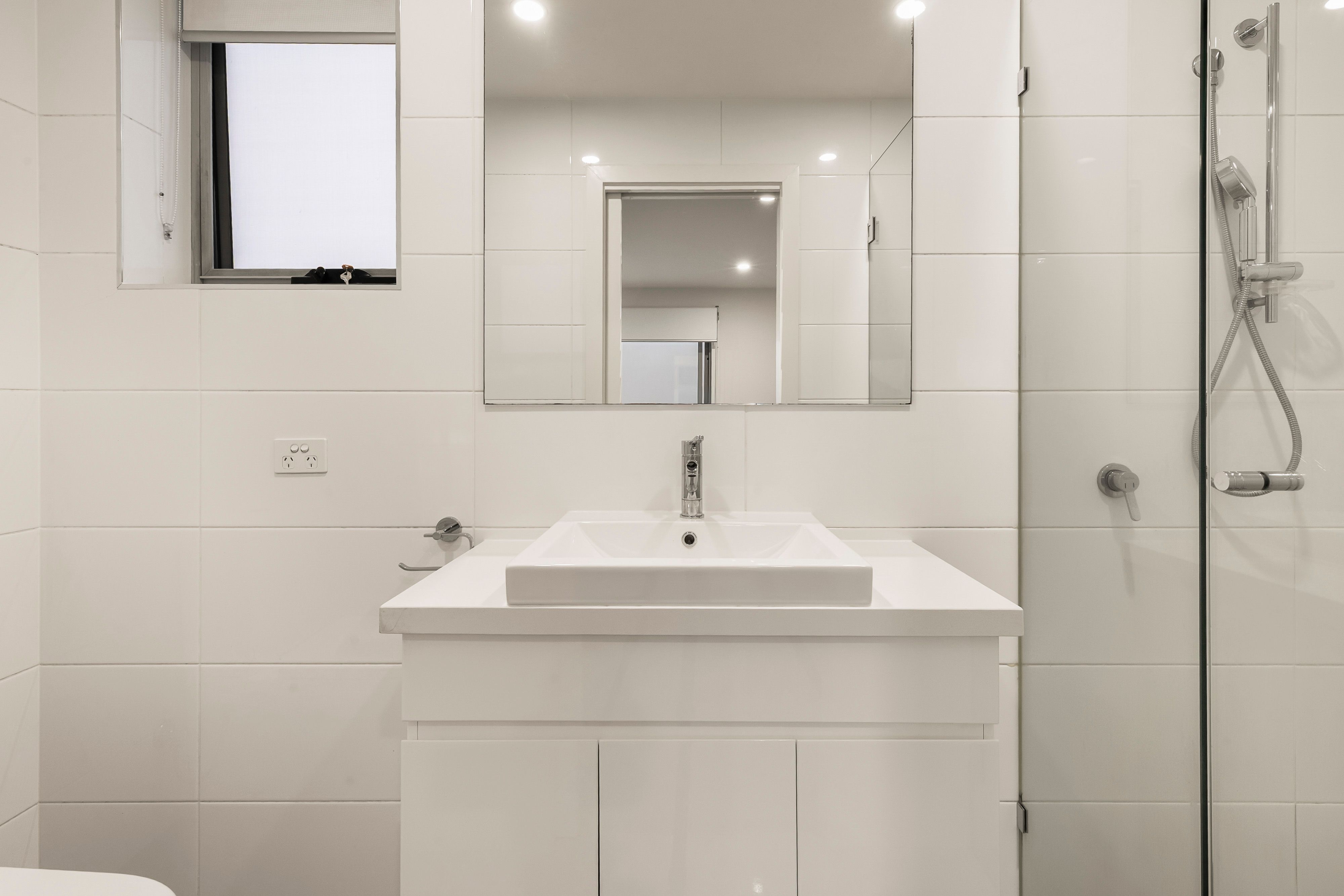 13 Renown Street — photo 3 of 12