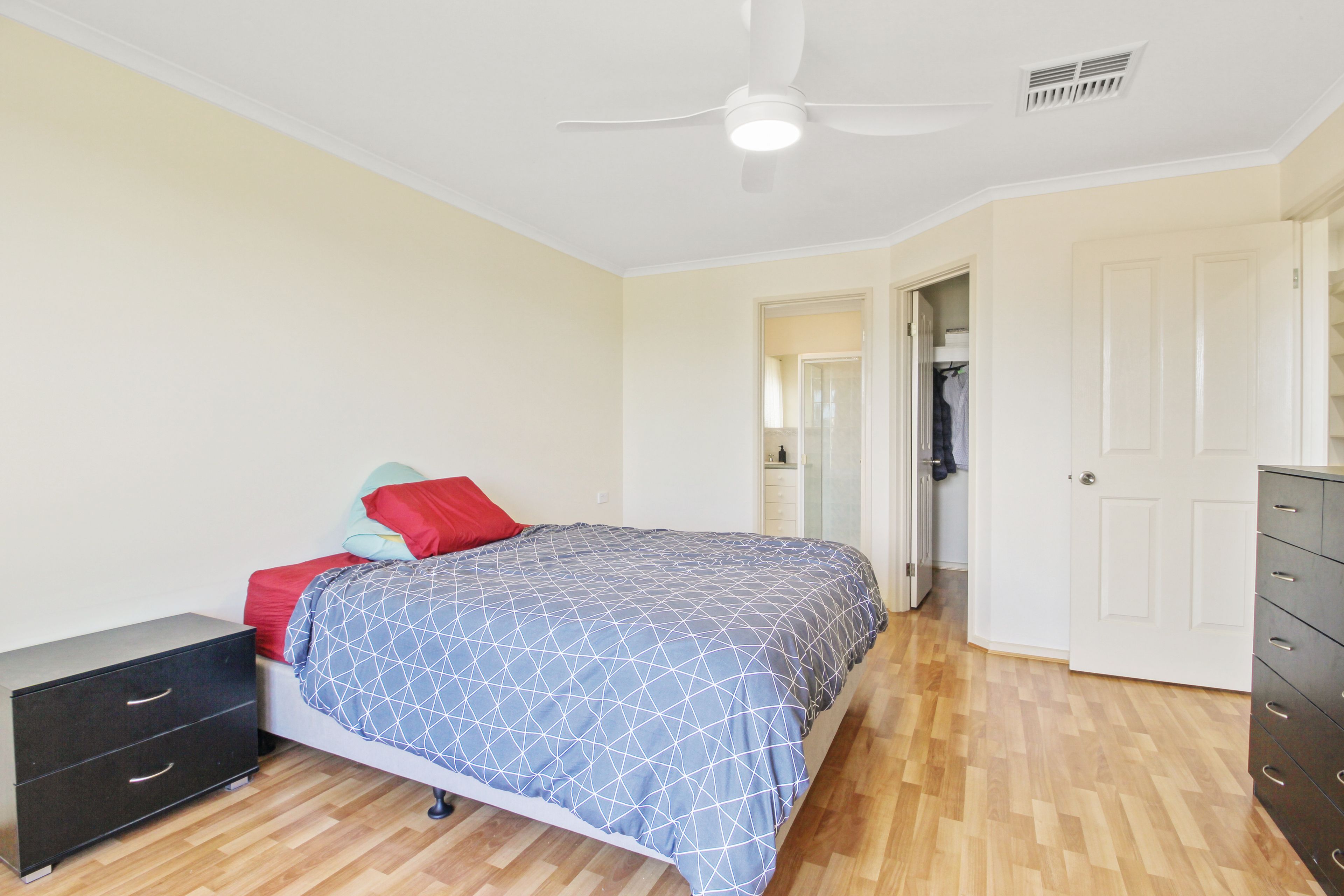 5 Eckermann Close — photo 12 of 25