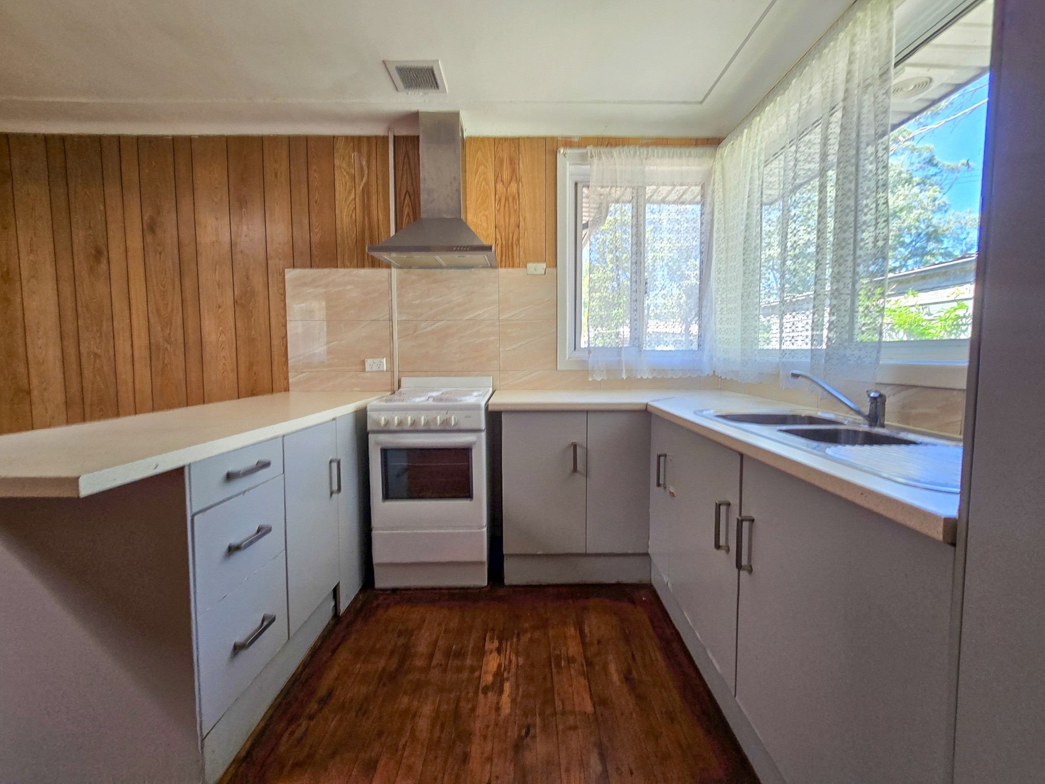 54 Macquarie Road, Ingleburn, NSW 2565