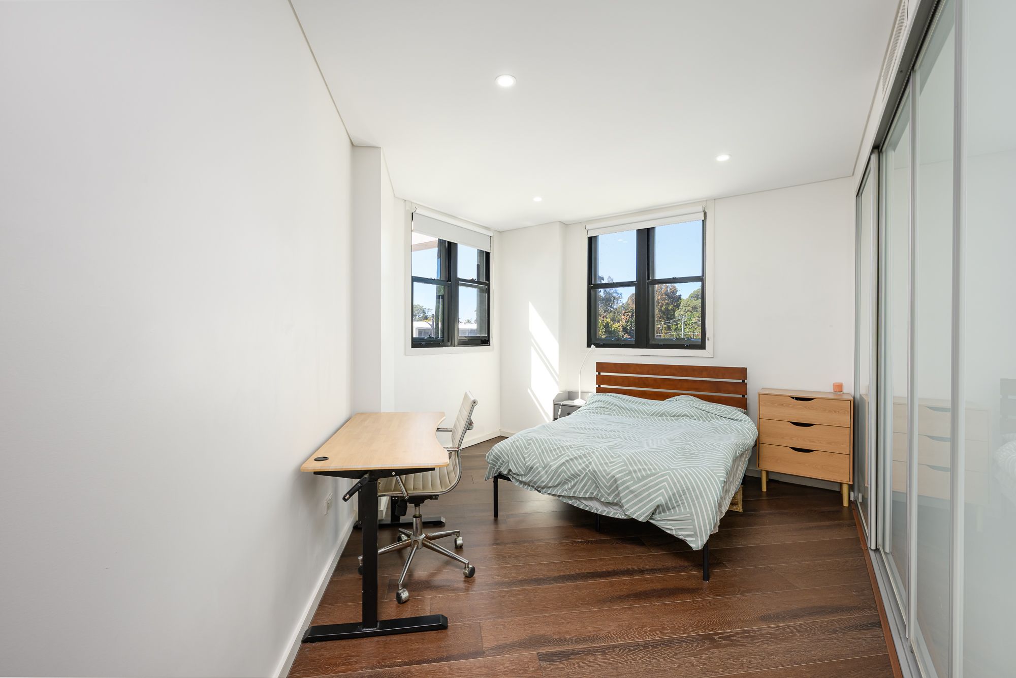 6/105-107 Percival Road — photo 8 of 10