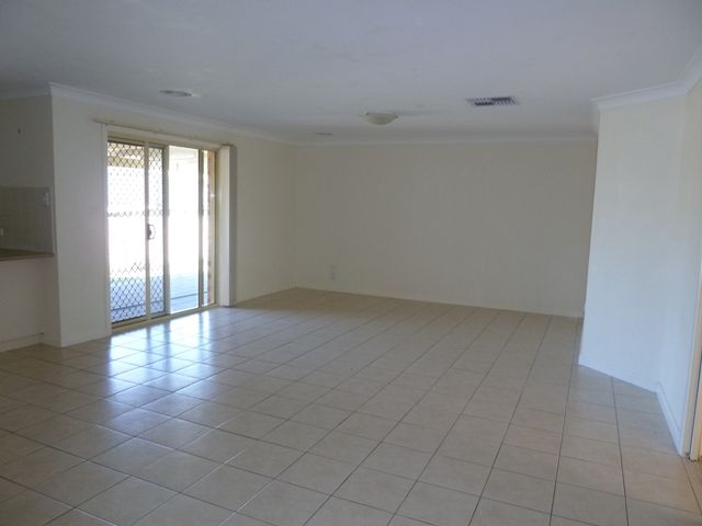 6 Wilton Street, Bourkelands, NSW 2650