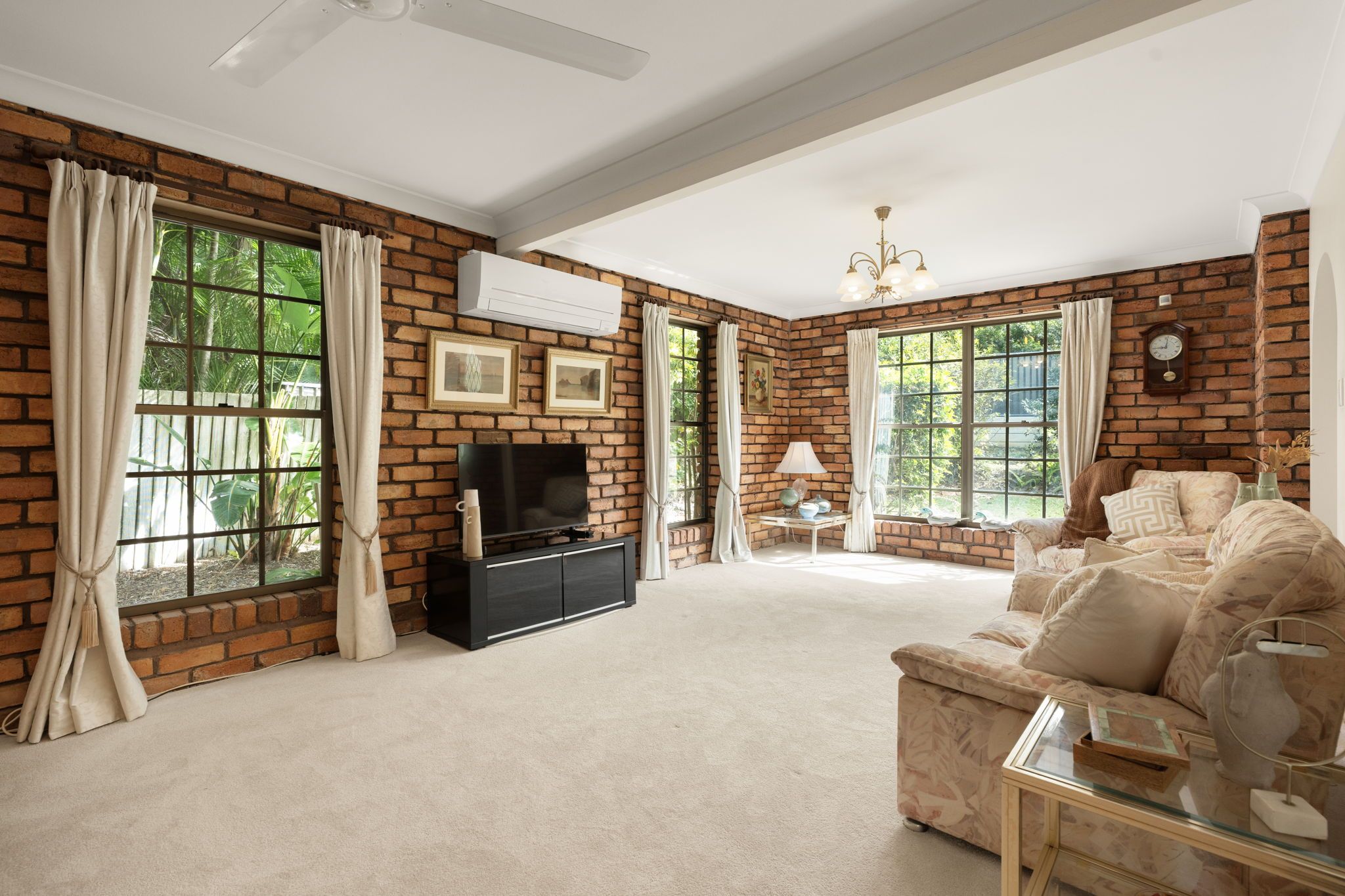 38 Diamantina Street — photo 11 of 26
