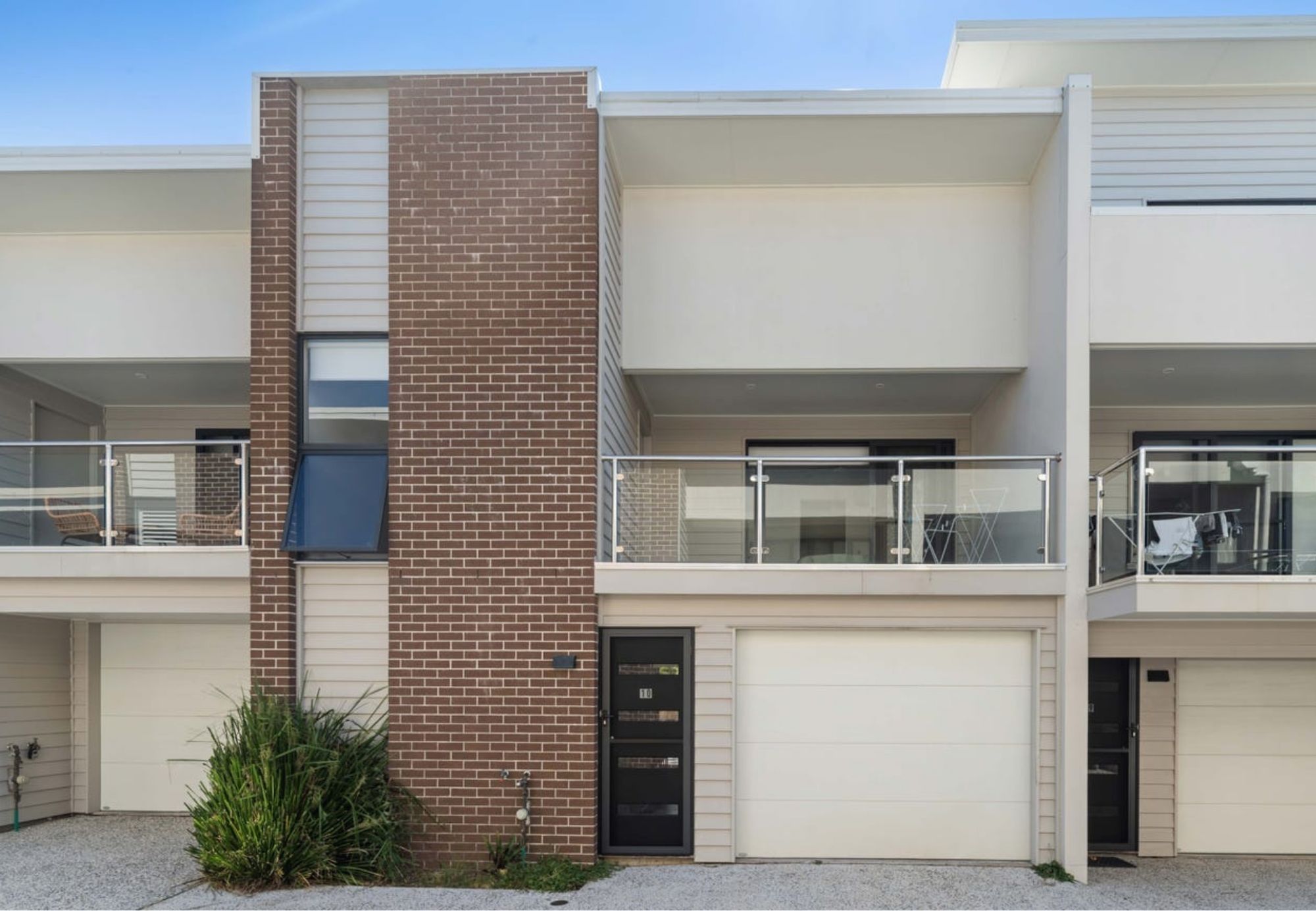 10/15 Bramble Street — photo from Ray White Woody Point