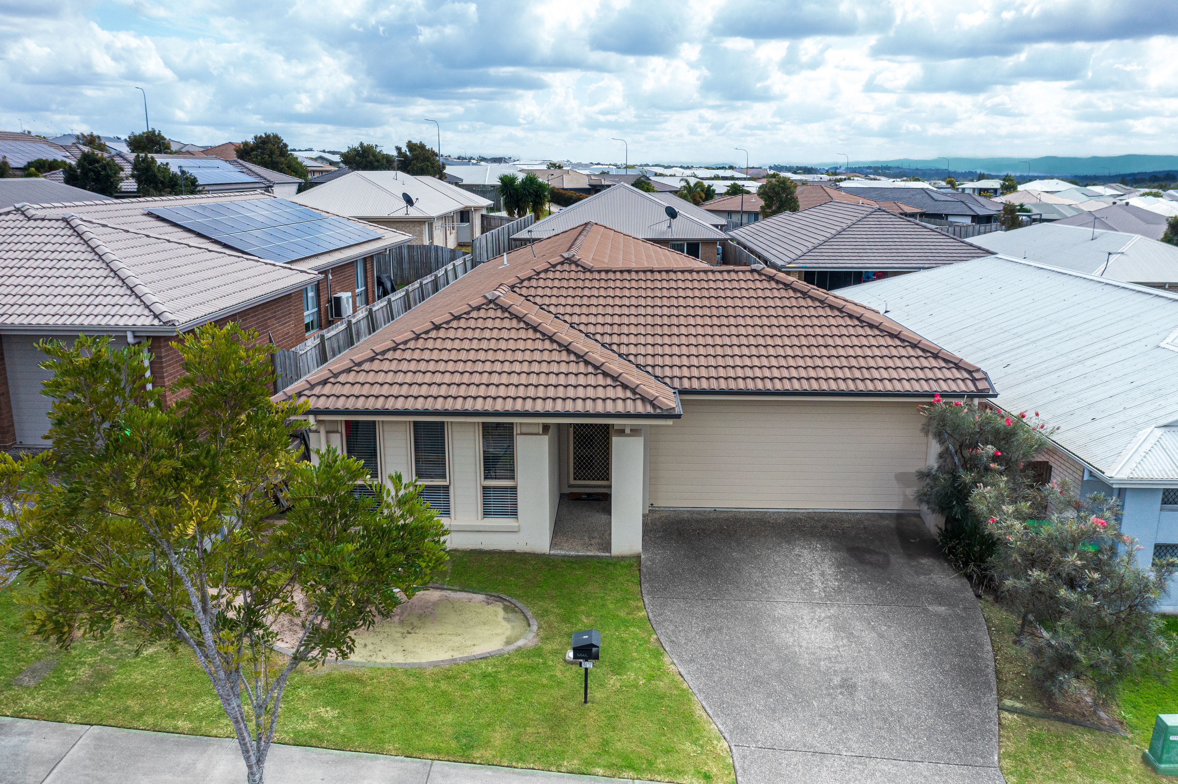 27 Reedy Crescent, Redbank Plains, QLD 4301