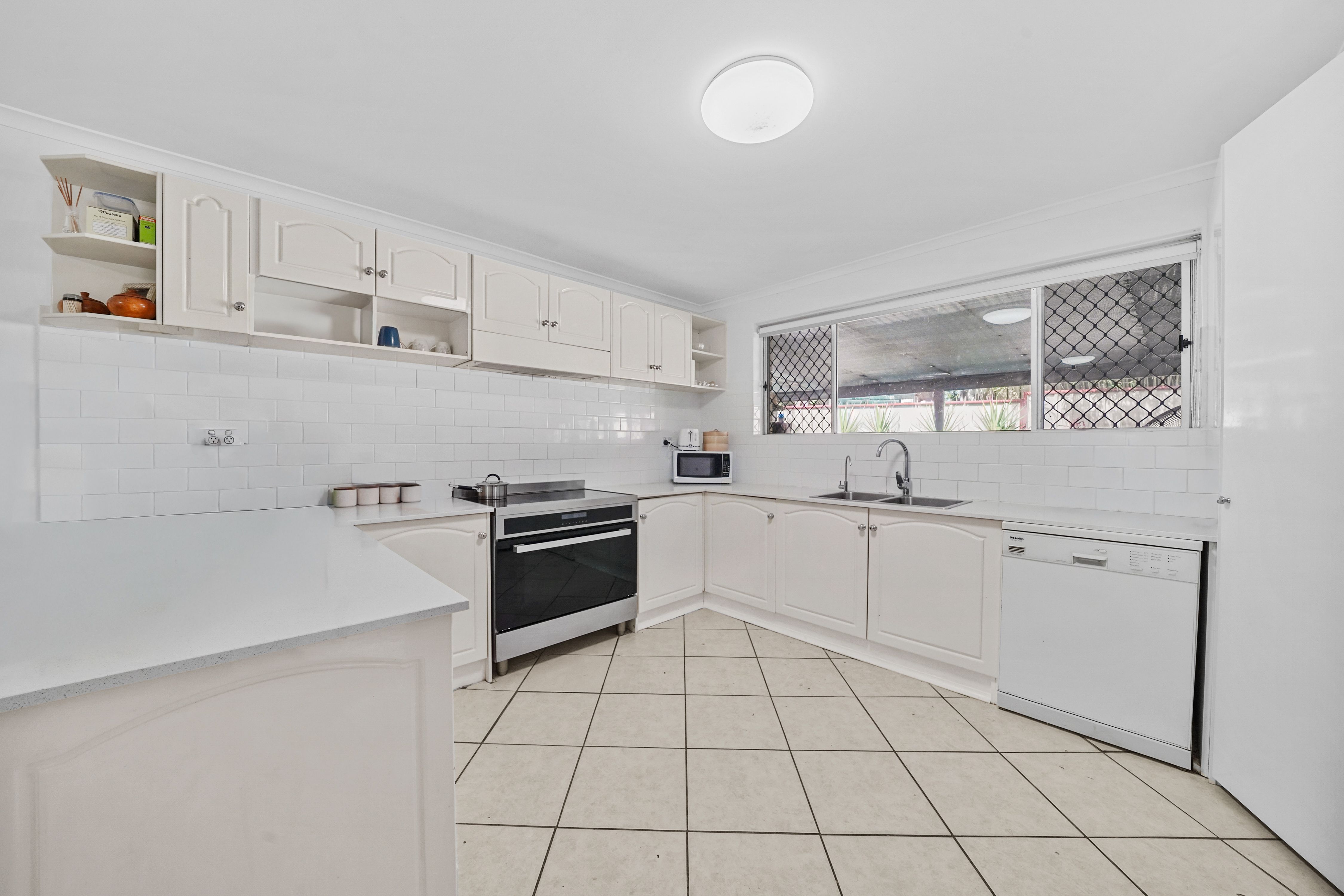 8 Lorisch Court, Mount Warren Park, QLD 4207
