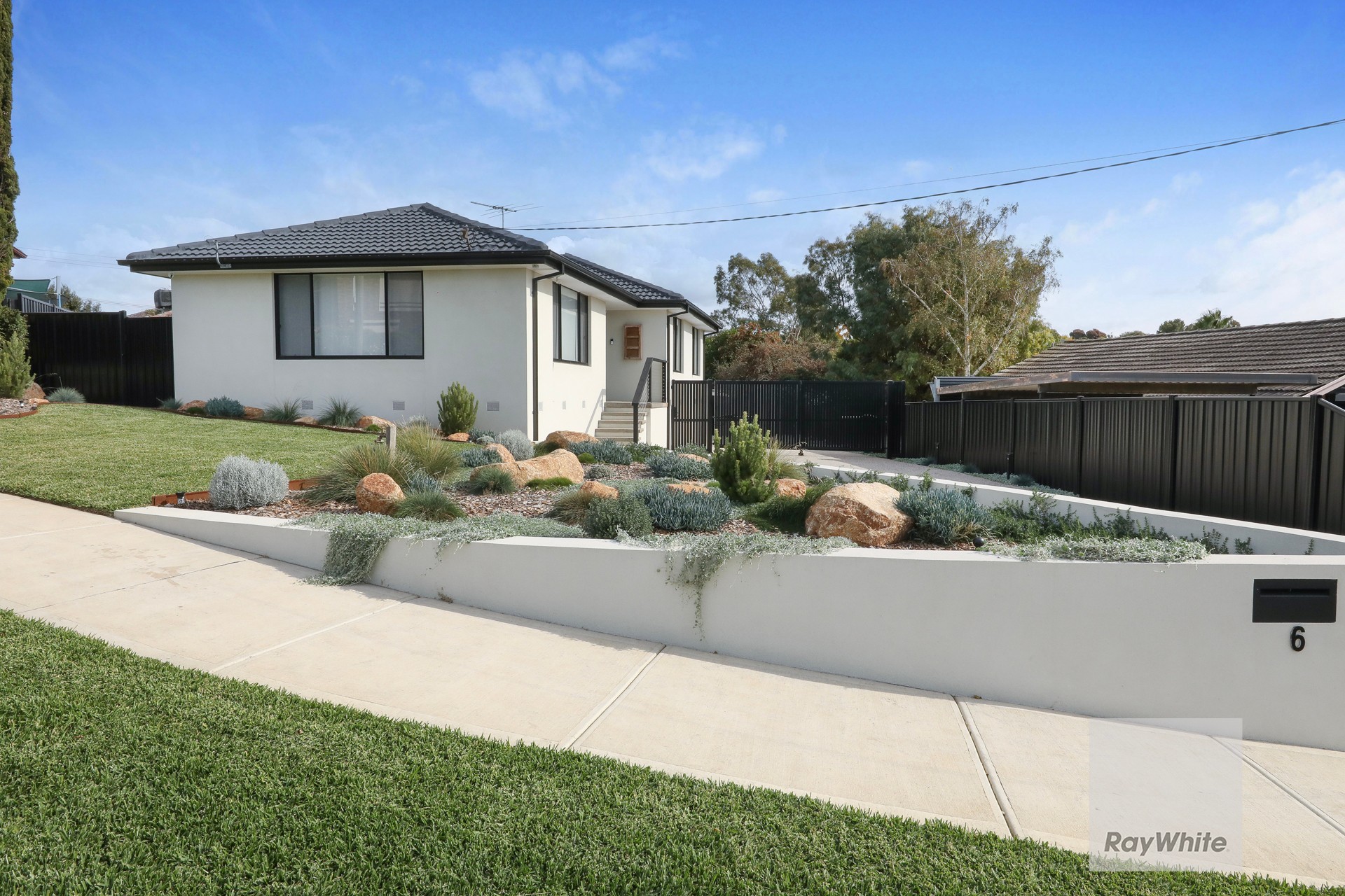 6 Hart Court, Gladstone Park, VIC 3043