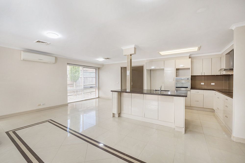 27 Murray Crescent, Rowville, VIC 3178