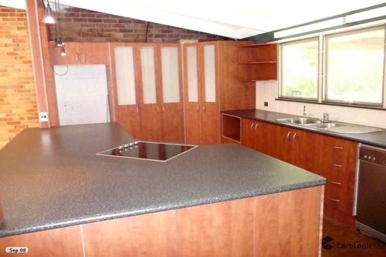 10 Harcourt Crescent, Southport, QLD 4215