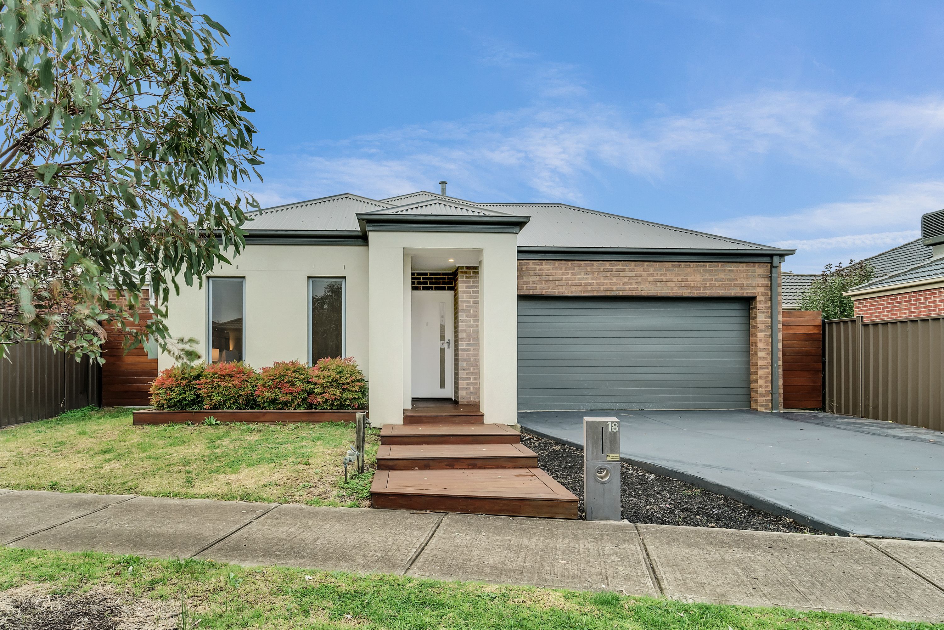 18 Healesville Loop, Craigieburn, VIC 3064