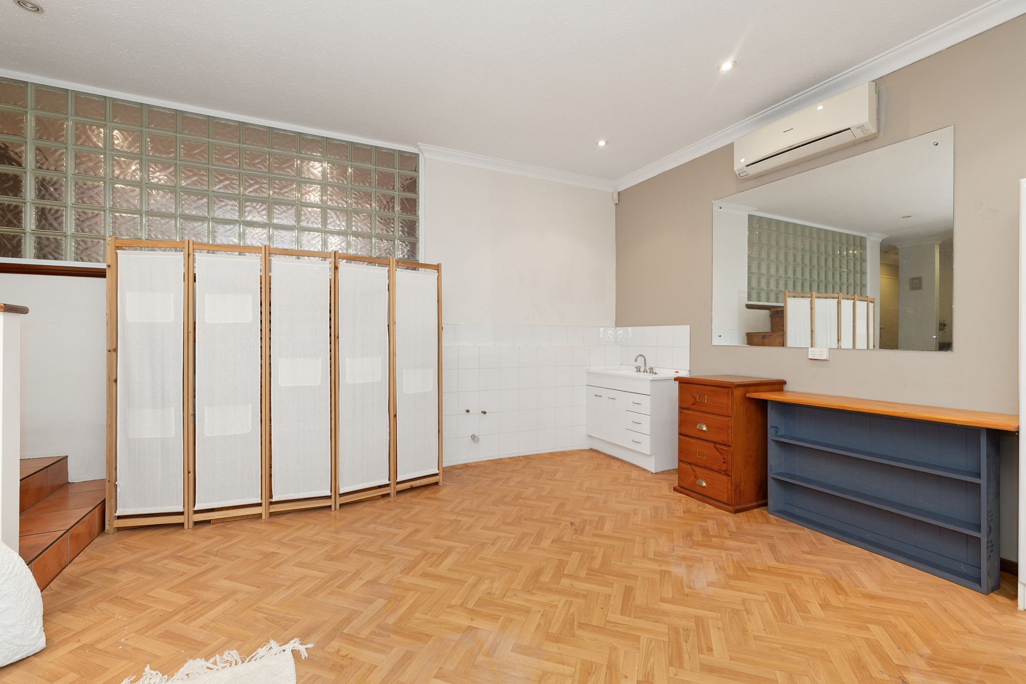 4 Bromley Place — photo 16 of 30