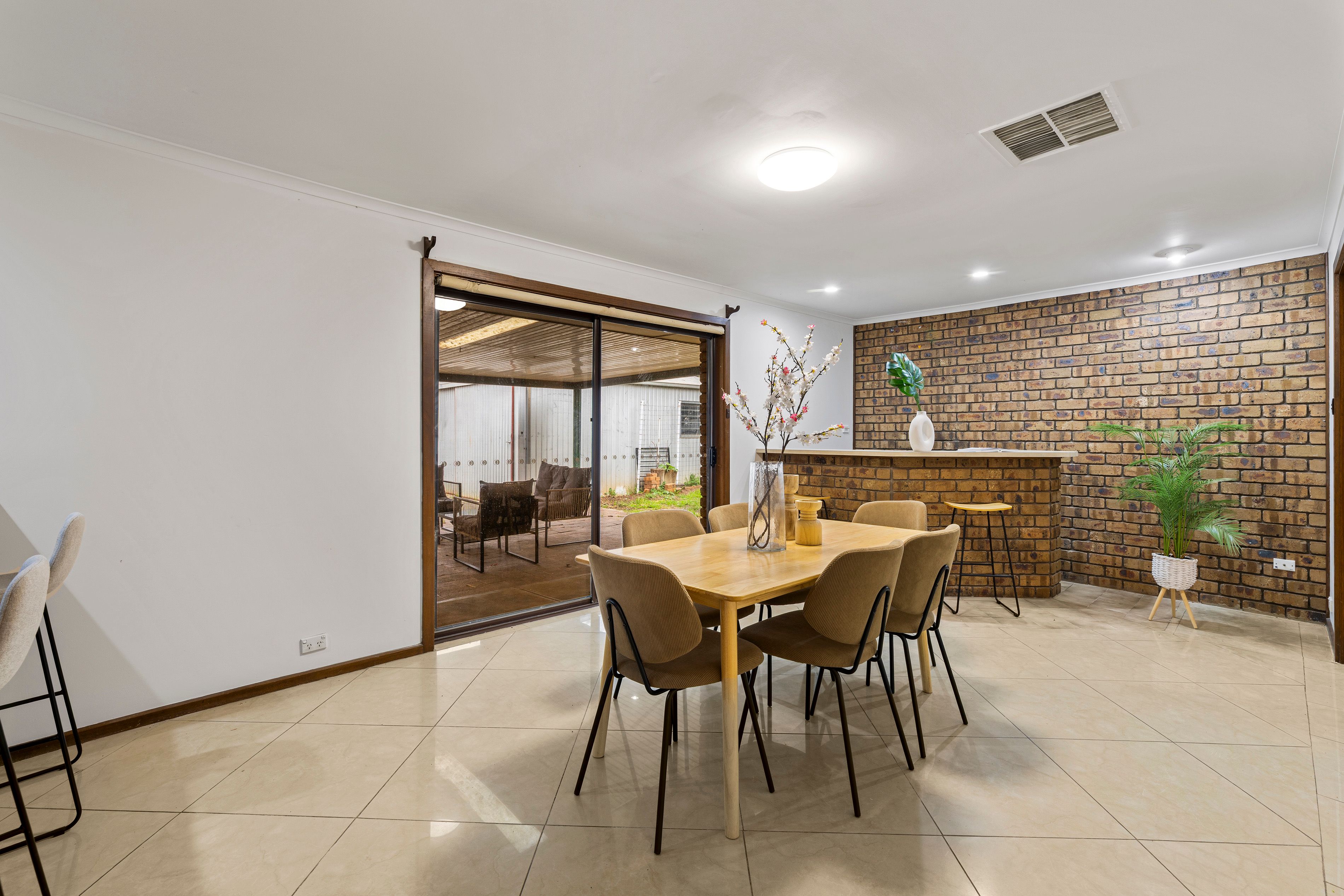 22 Banksia Crescent — photo 9 of 26