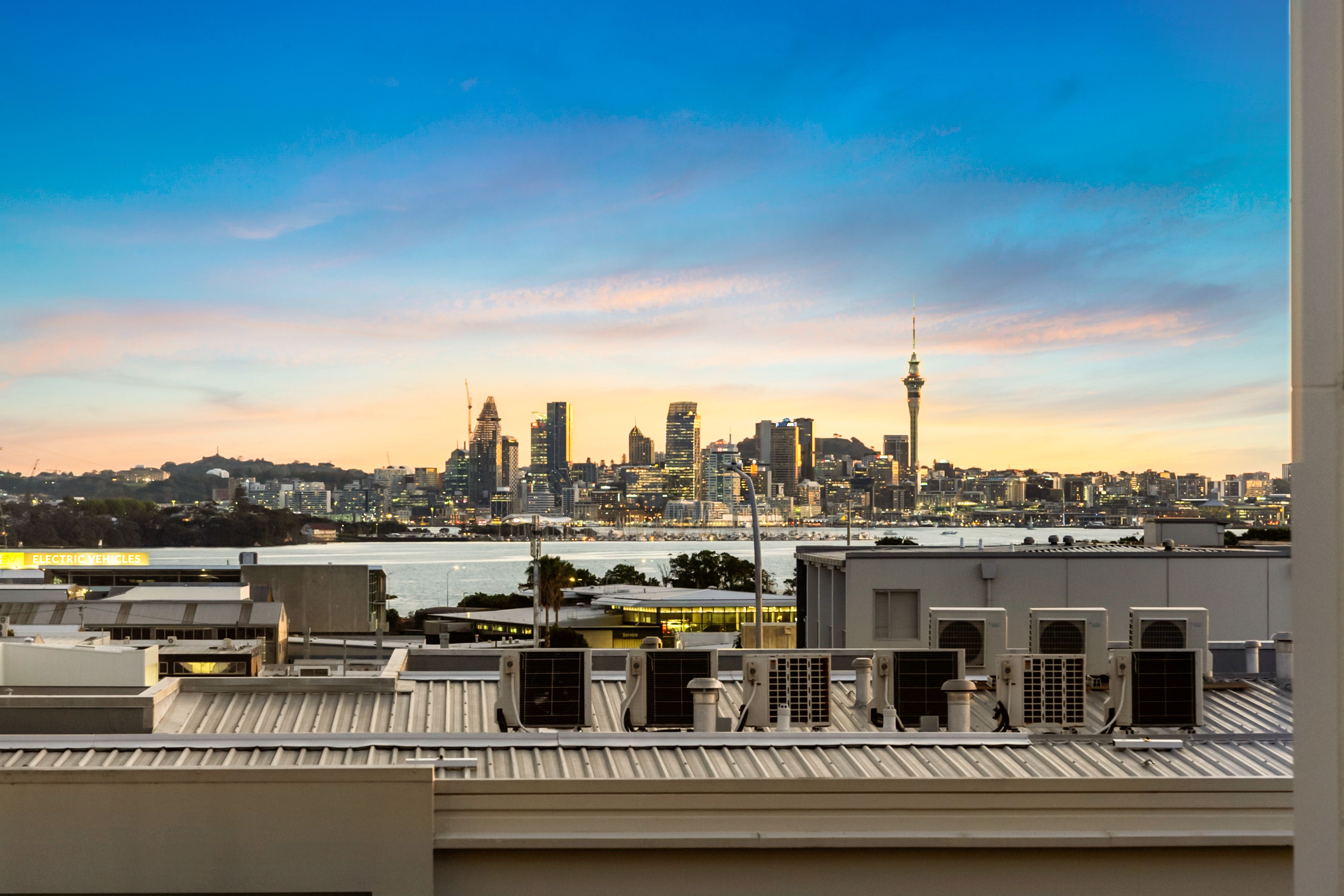 207/8A Lake Pupuke Drive, Takapuna, North Shore City