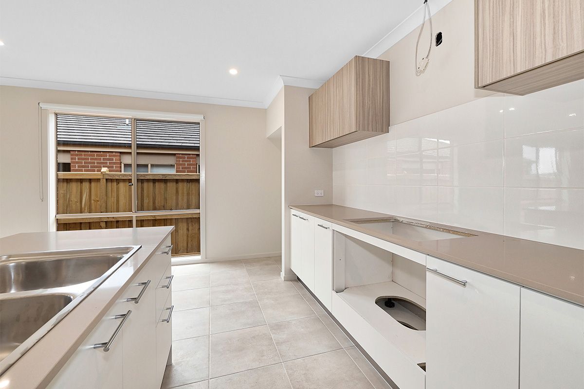 42 Bowler Avenue, Clyde, VIC 3978