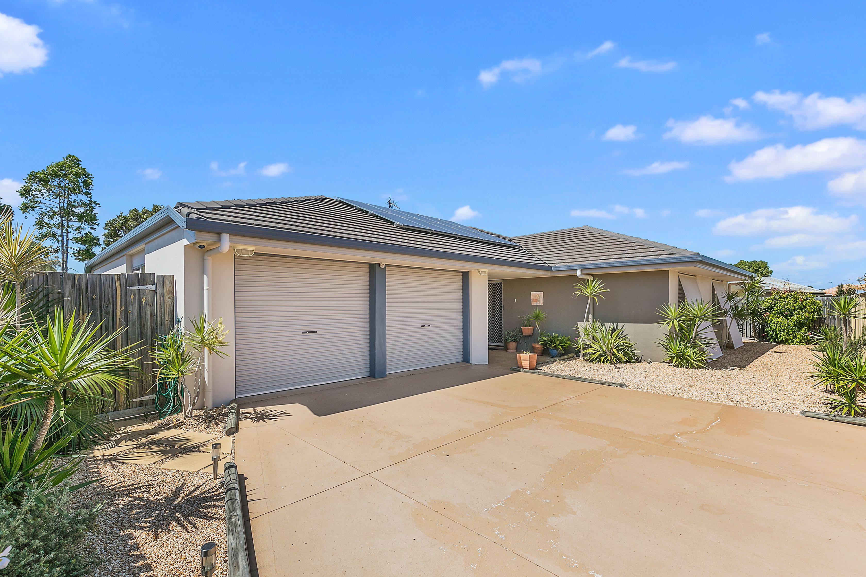 2/111 Ibis Boulevard, Eli Waters, QLD 4655