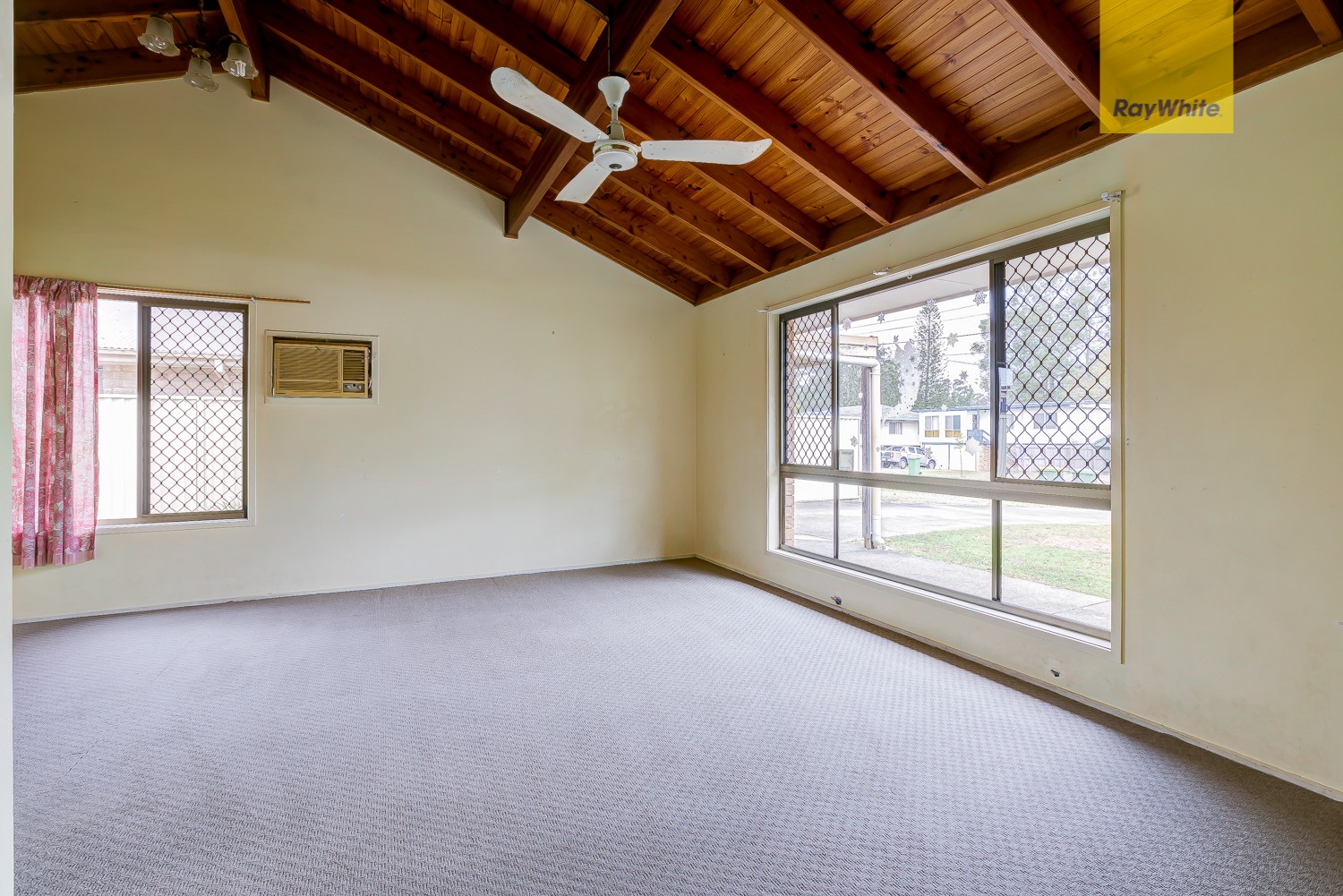 8 Eridani Avenue, Kingston, QLD 4114