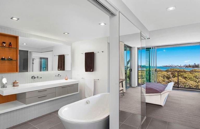 30402/2 Ephraim Island, Paradise Point, QLD 4216