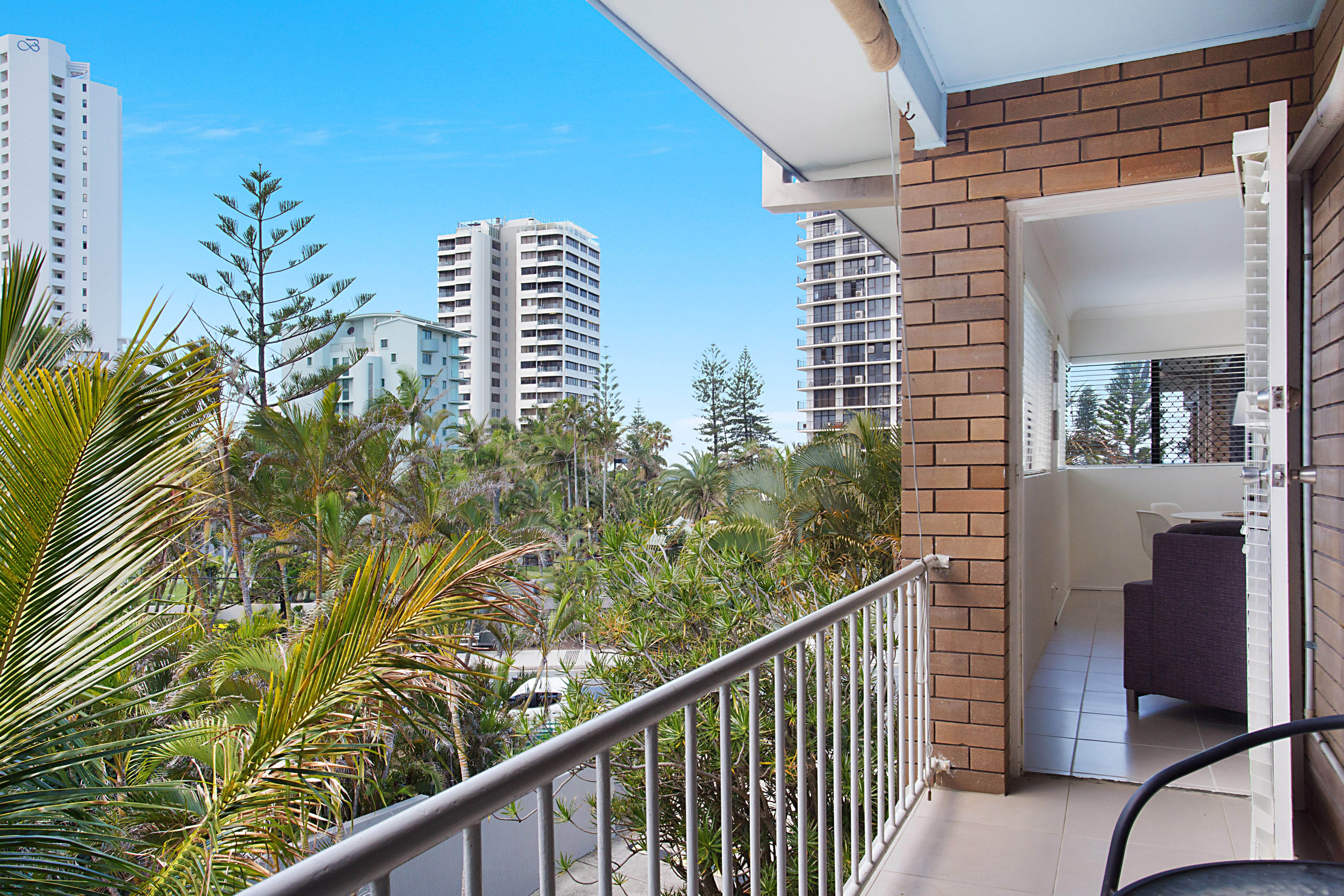 11 Old Burleigh Road, Surfers Paradise QLD 4217