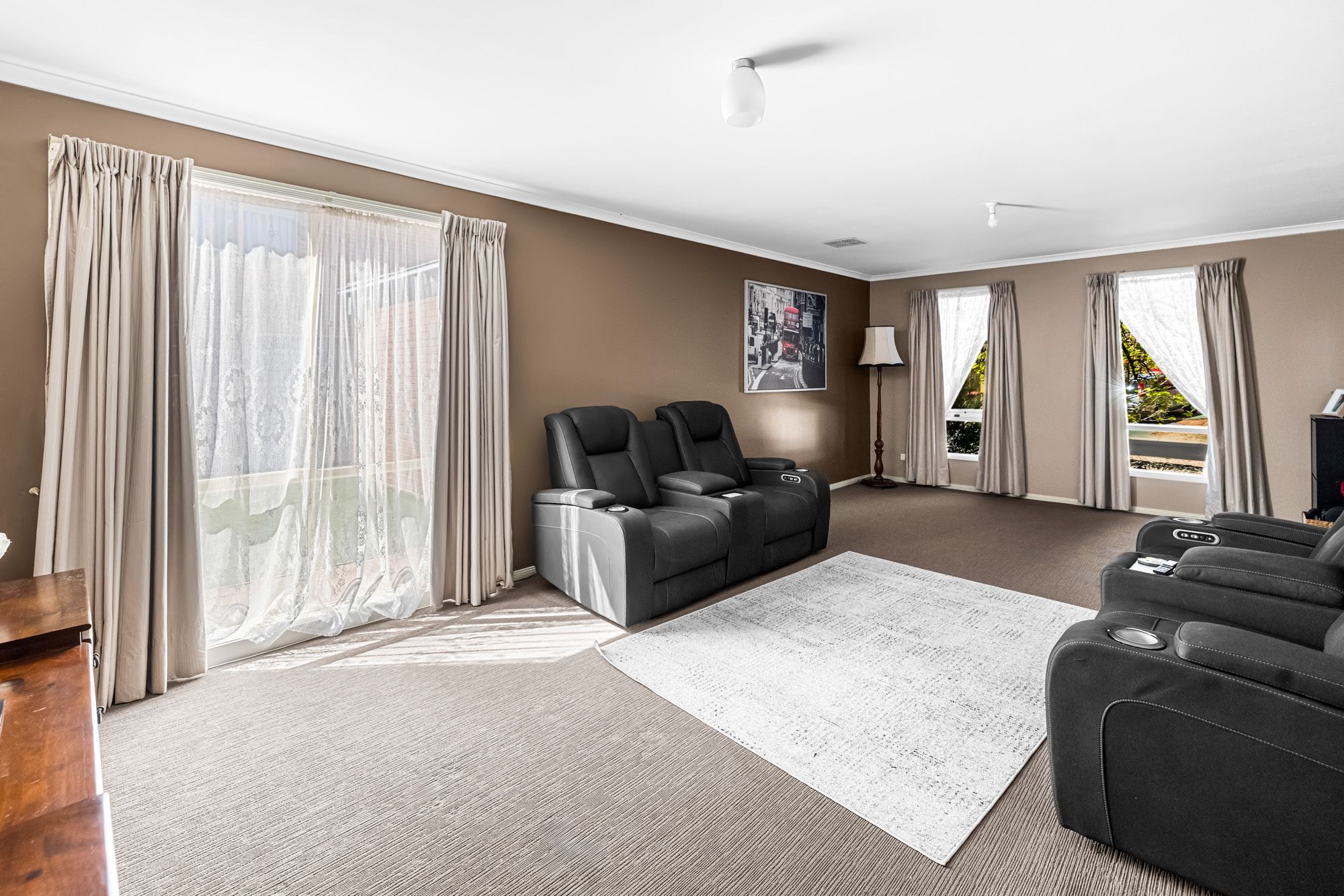 1 Trentham Close — photo 5 of 25